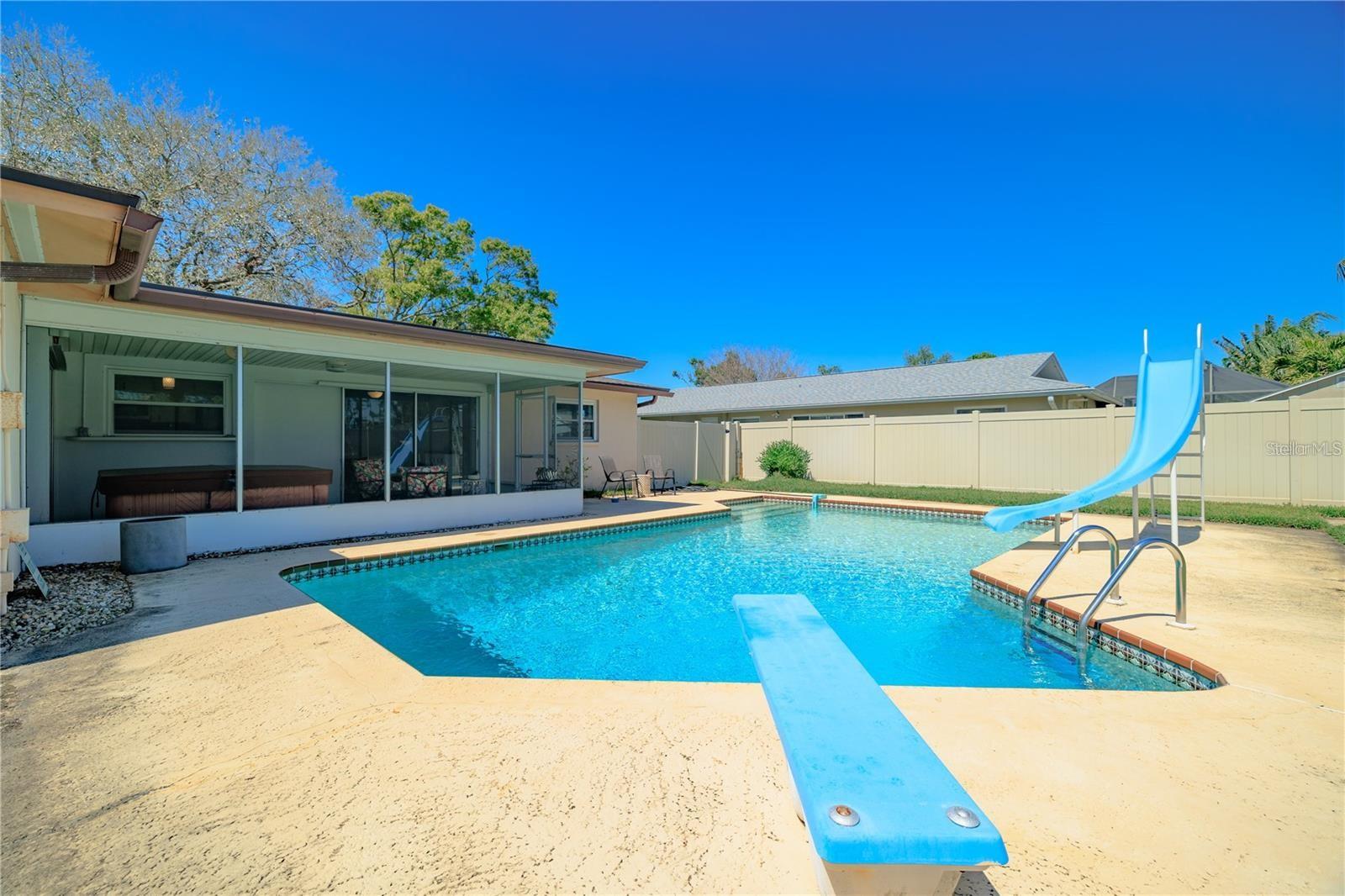 Backyard/ Pool