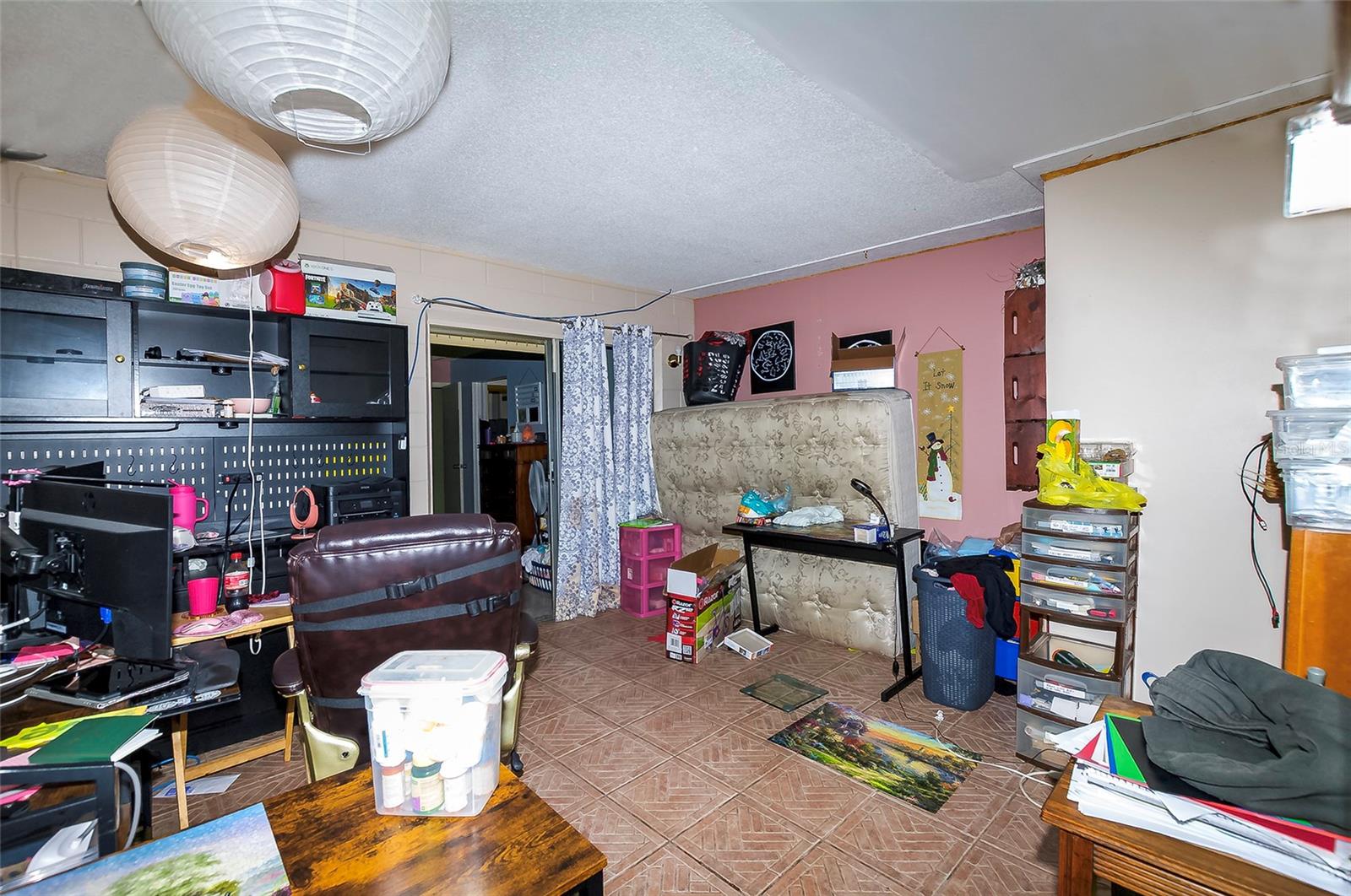 V4943594