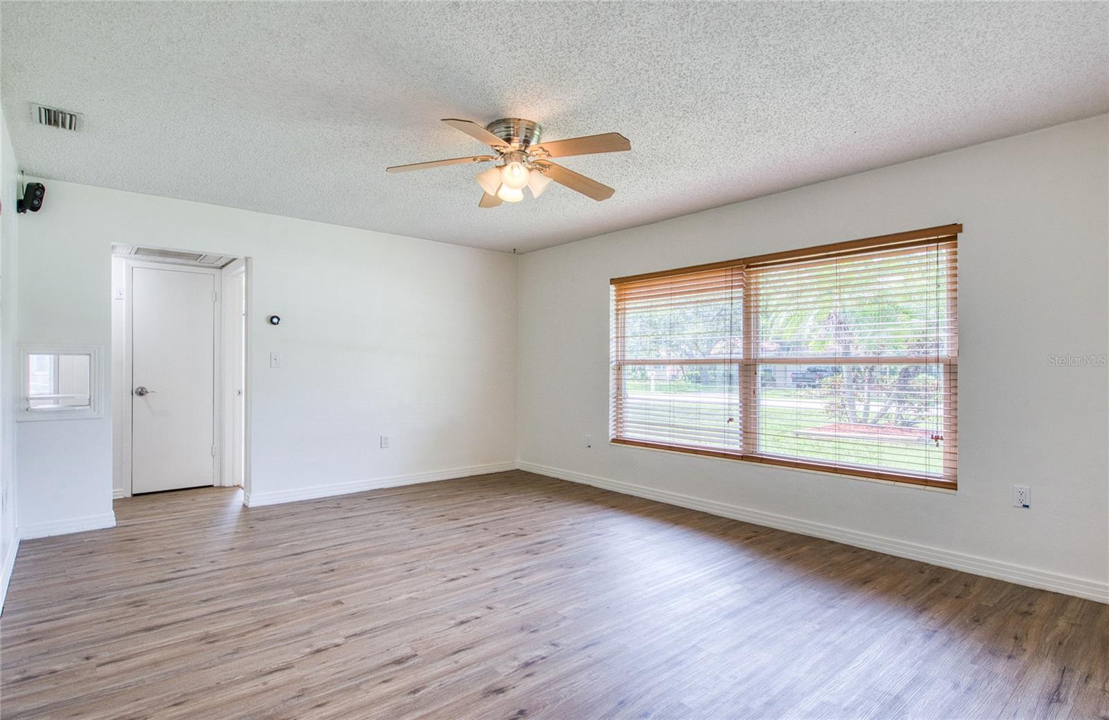 Family room (1)