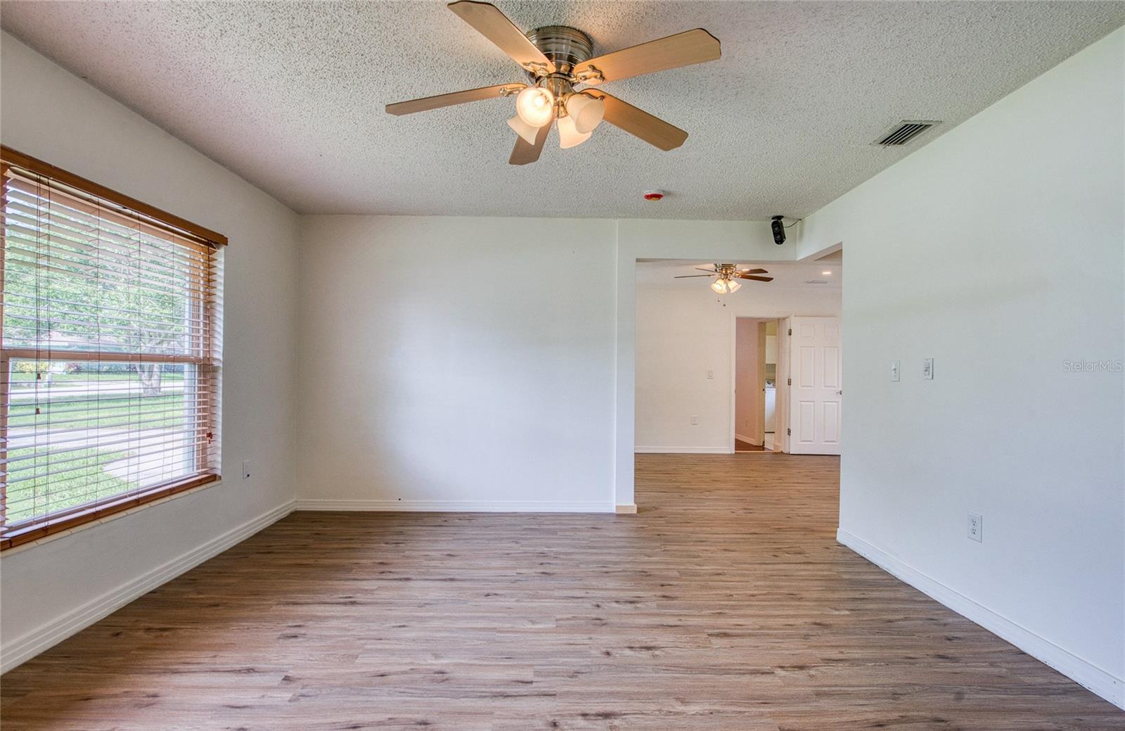 Family room (4)