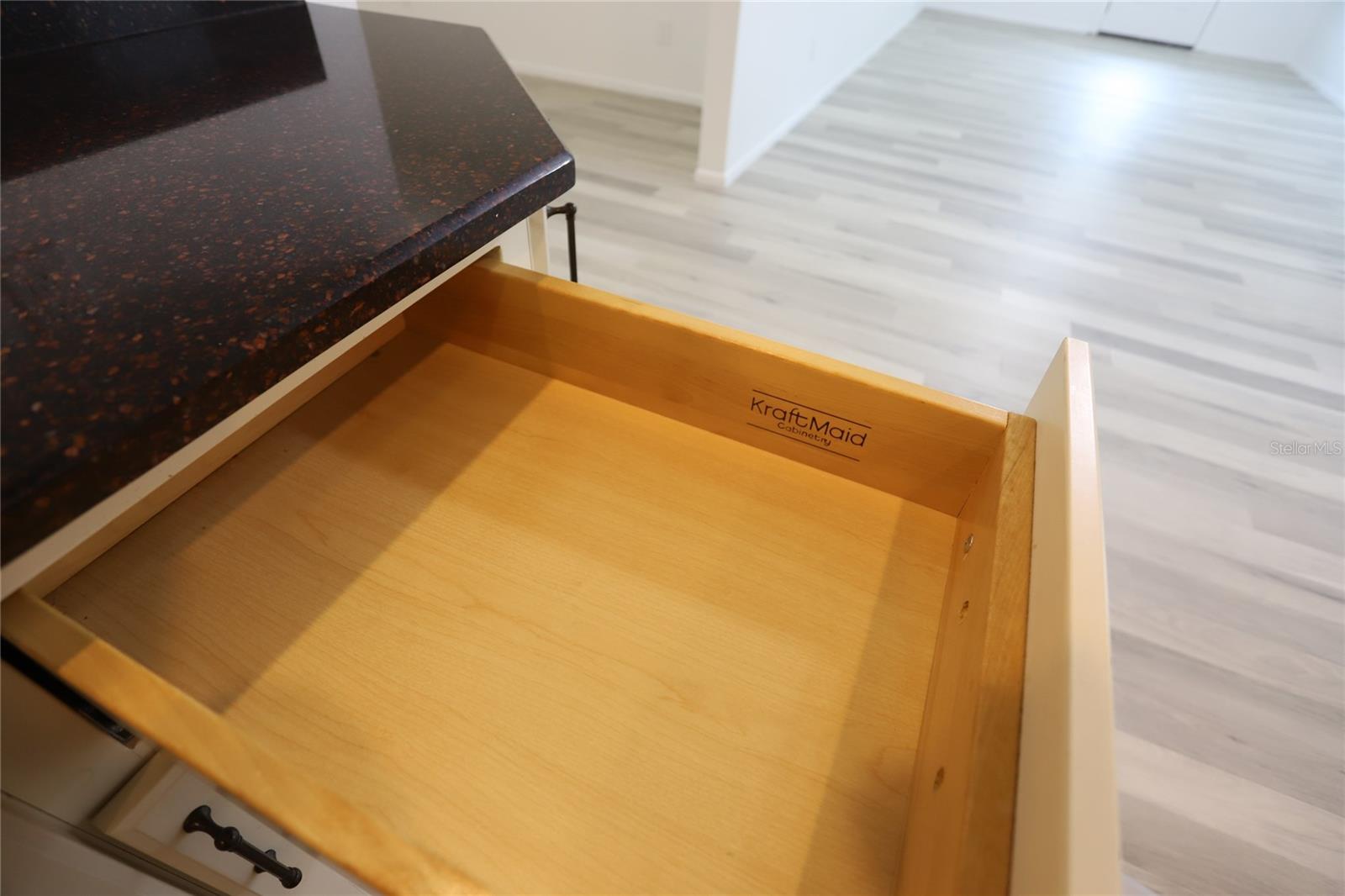 Upgraded Kraftmaid Cabinets