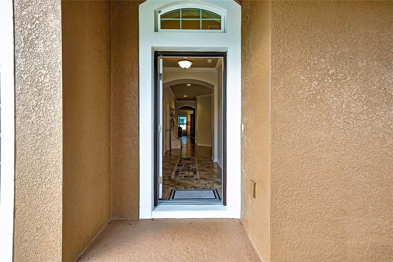 Front walkway todoor entrance