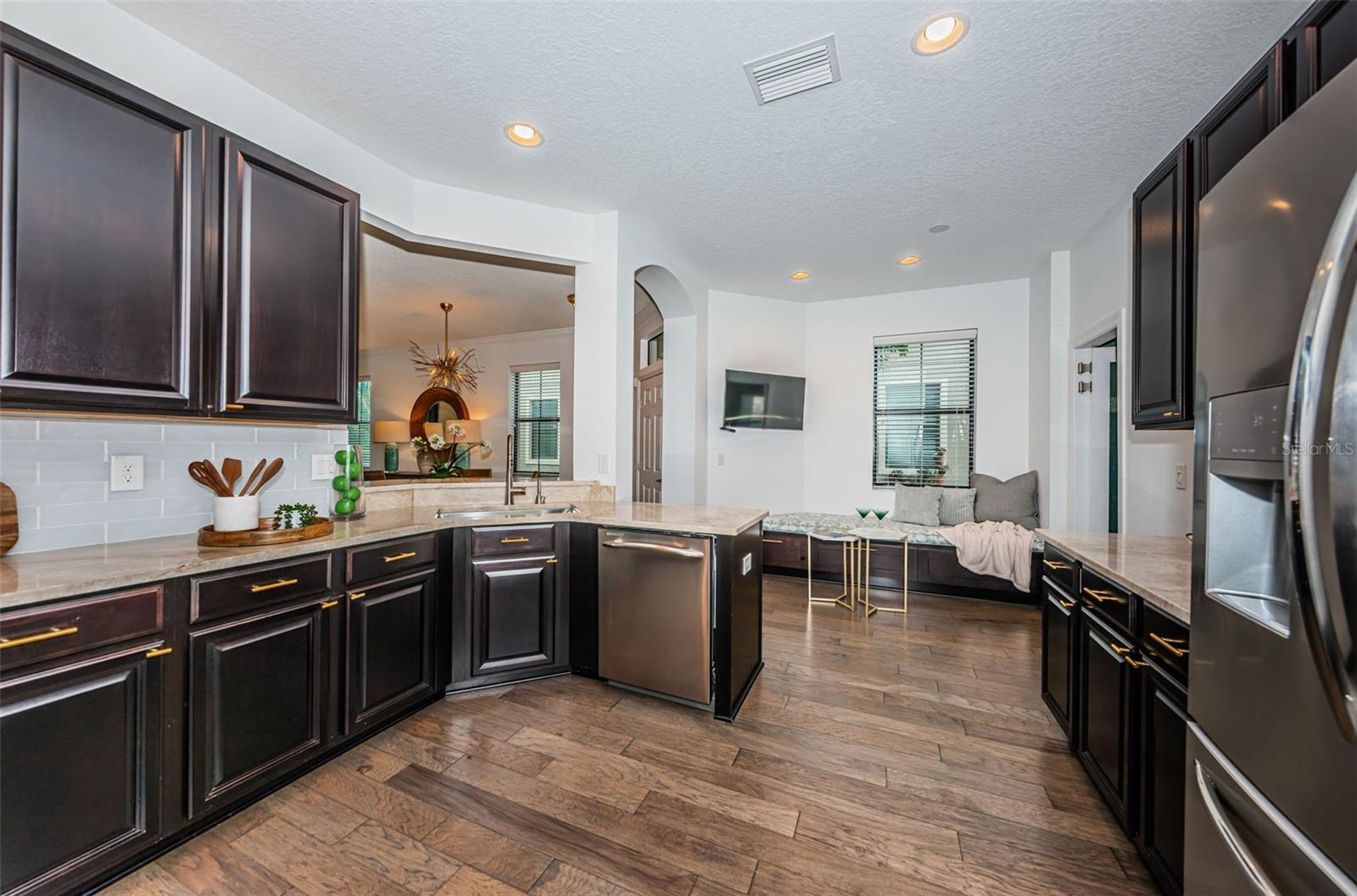 Gorgeous Kitchen, cozy nook