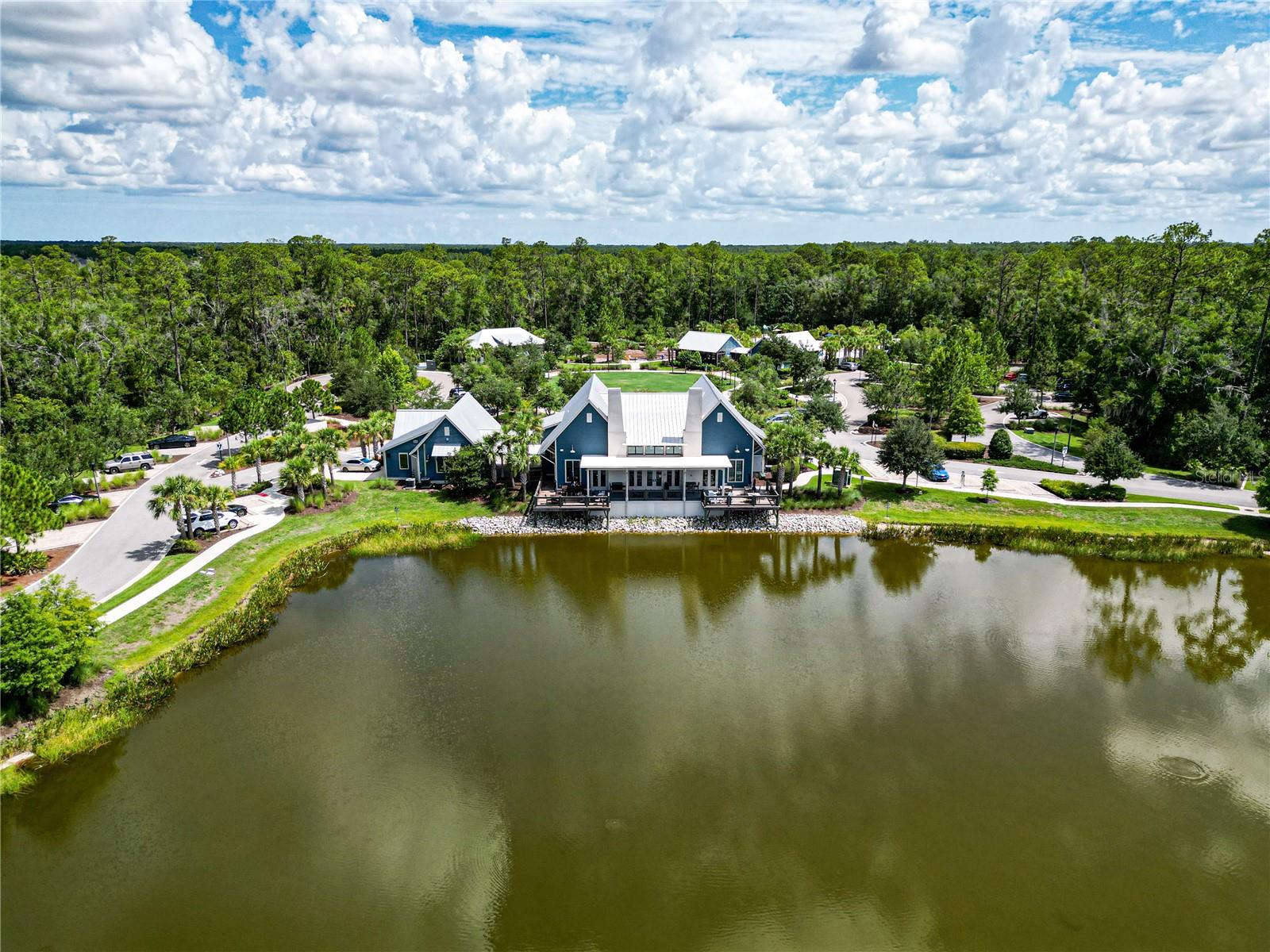 Clubhouse - Cafe' For Lakeside Eating and Enjoyment