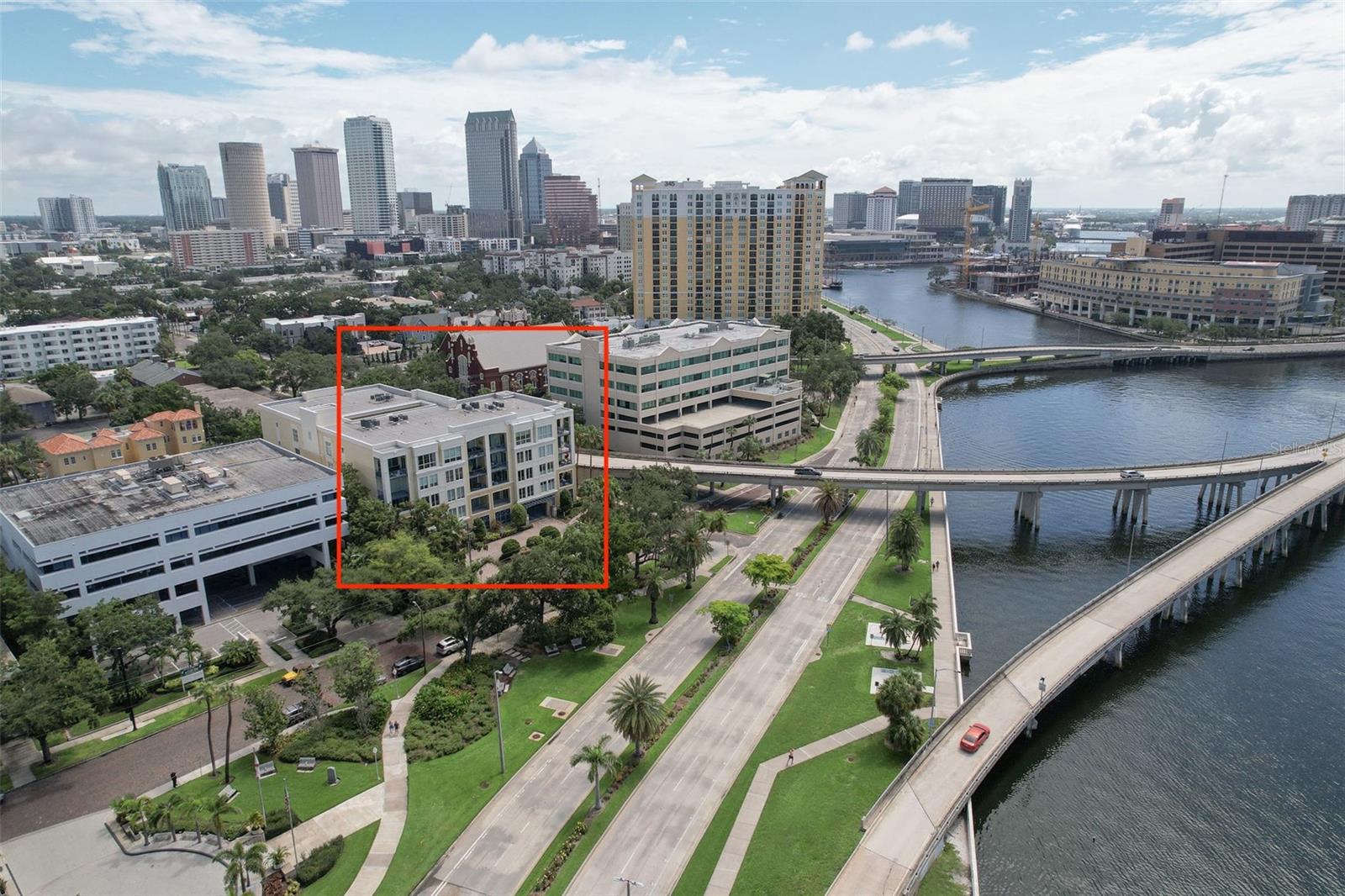 Luxury Condo Bayshore Water Views