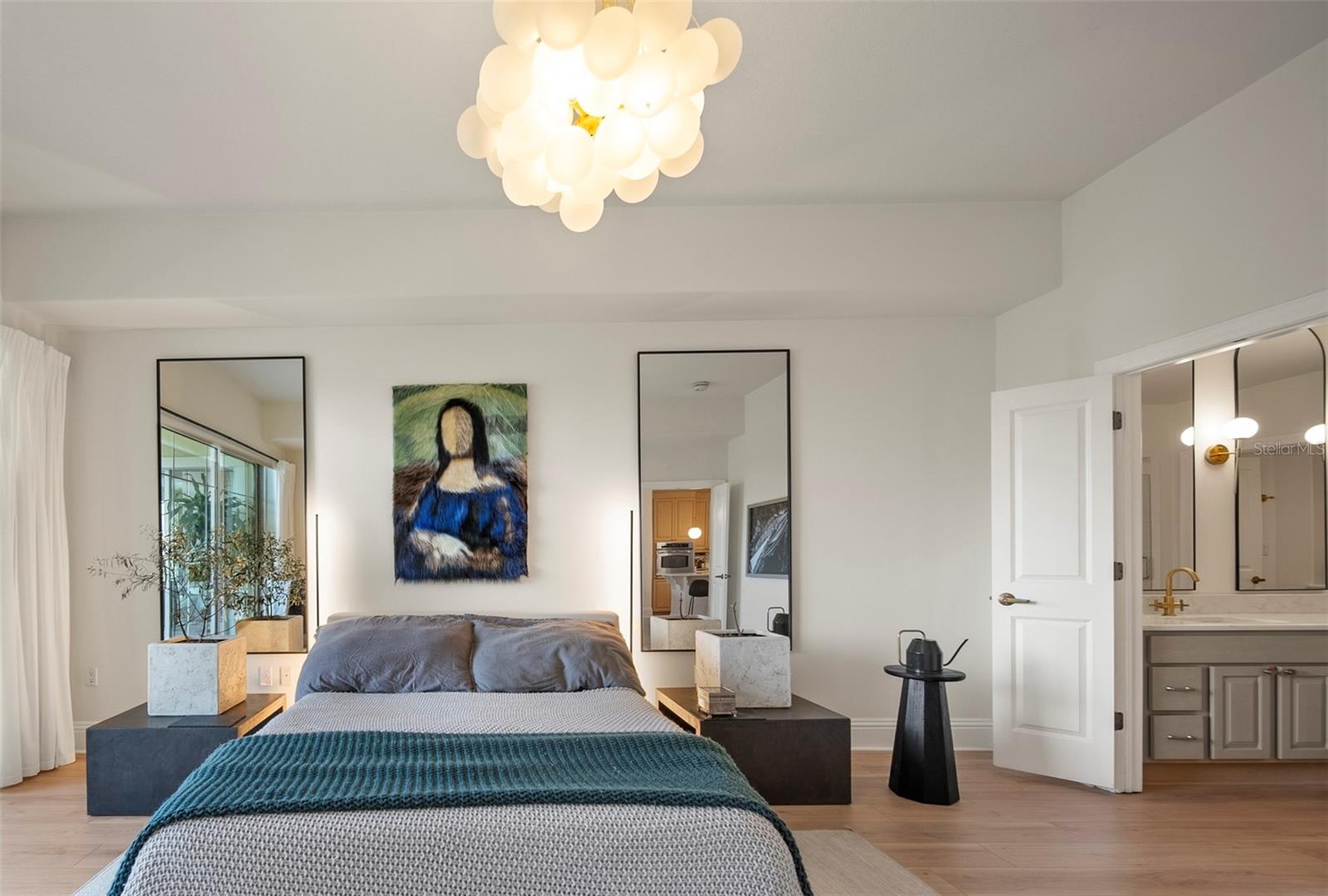 Master En-Suite