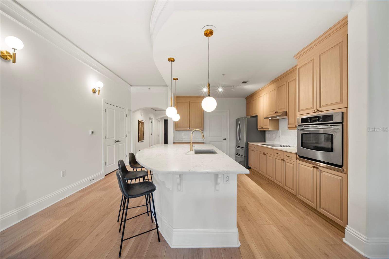 Entertainment Style Chef's Kitchen
