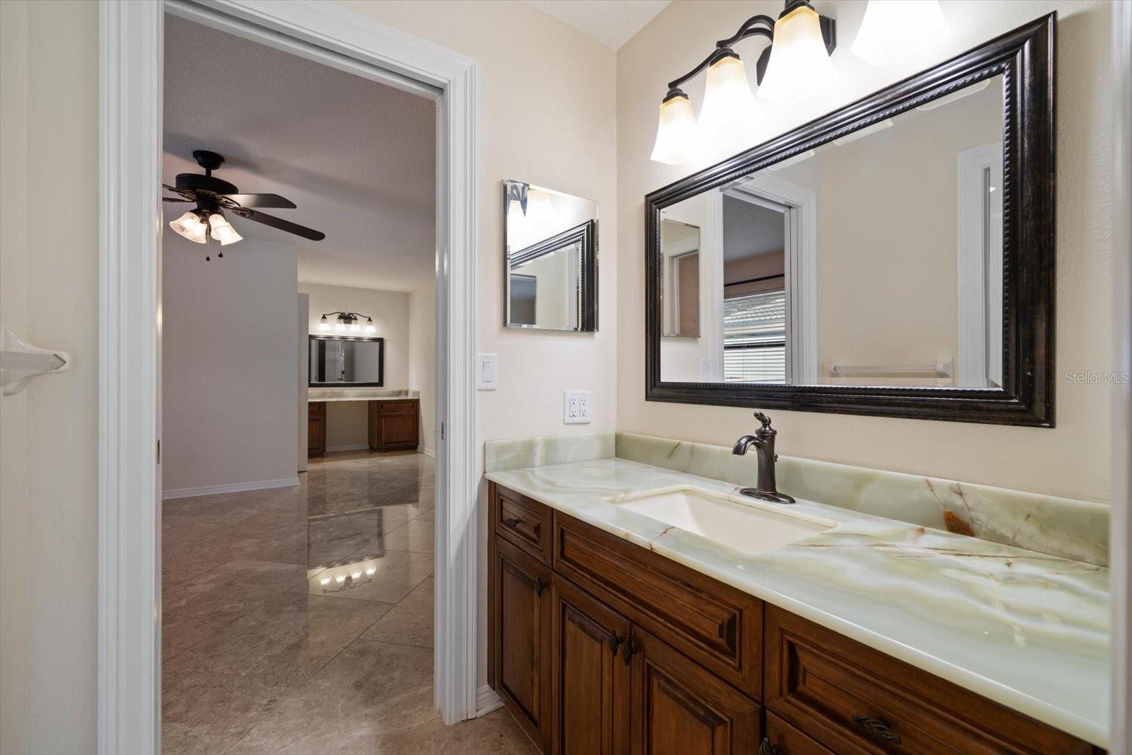 Main Bedroom - en Suite Bathroom with Jade Granite Countertop