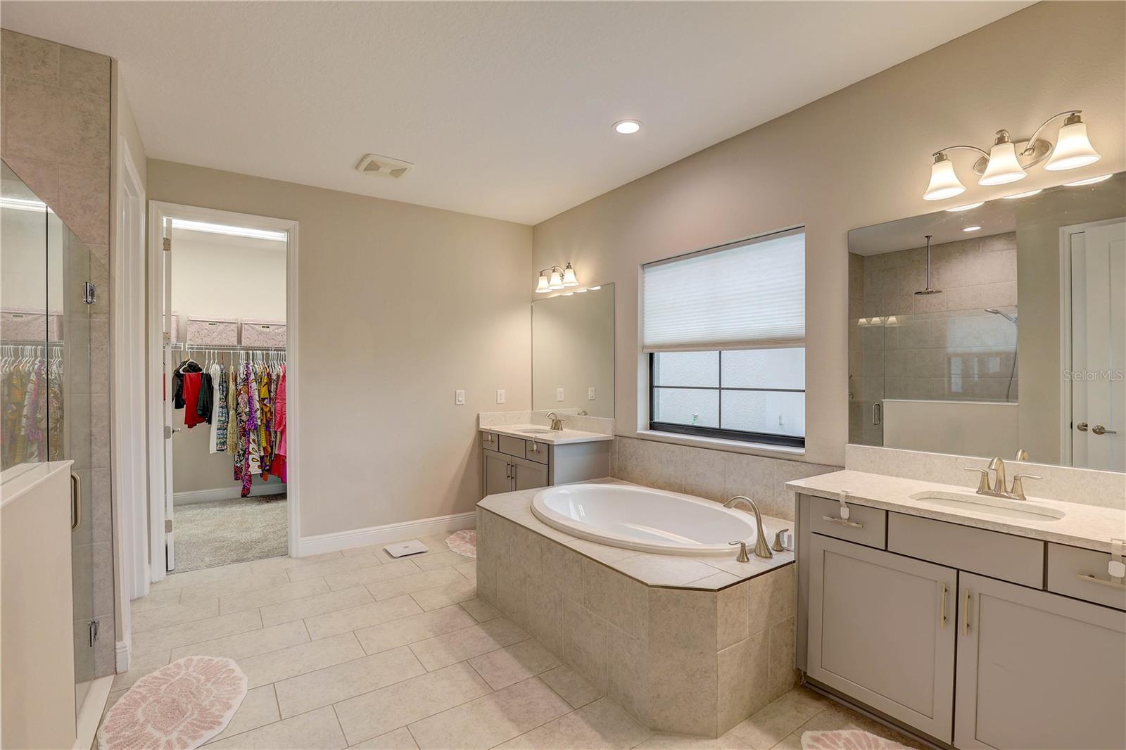 Split dual vanities