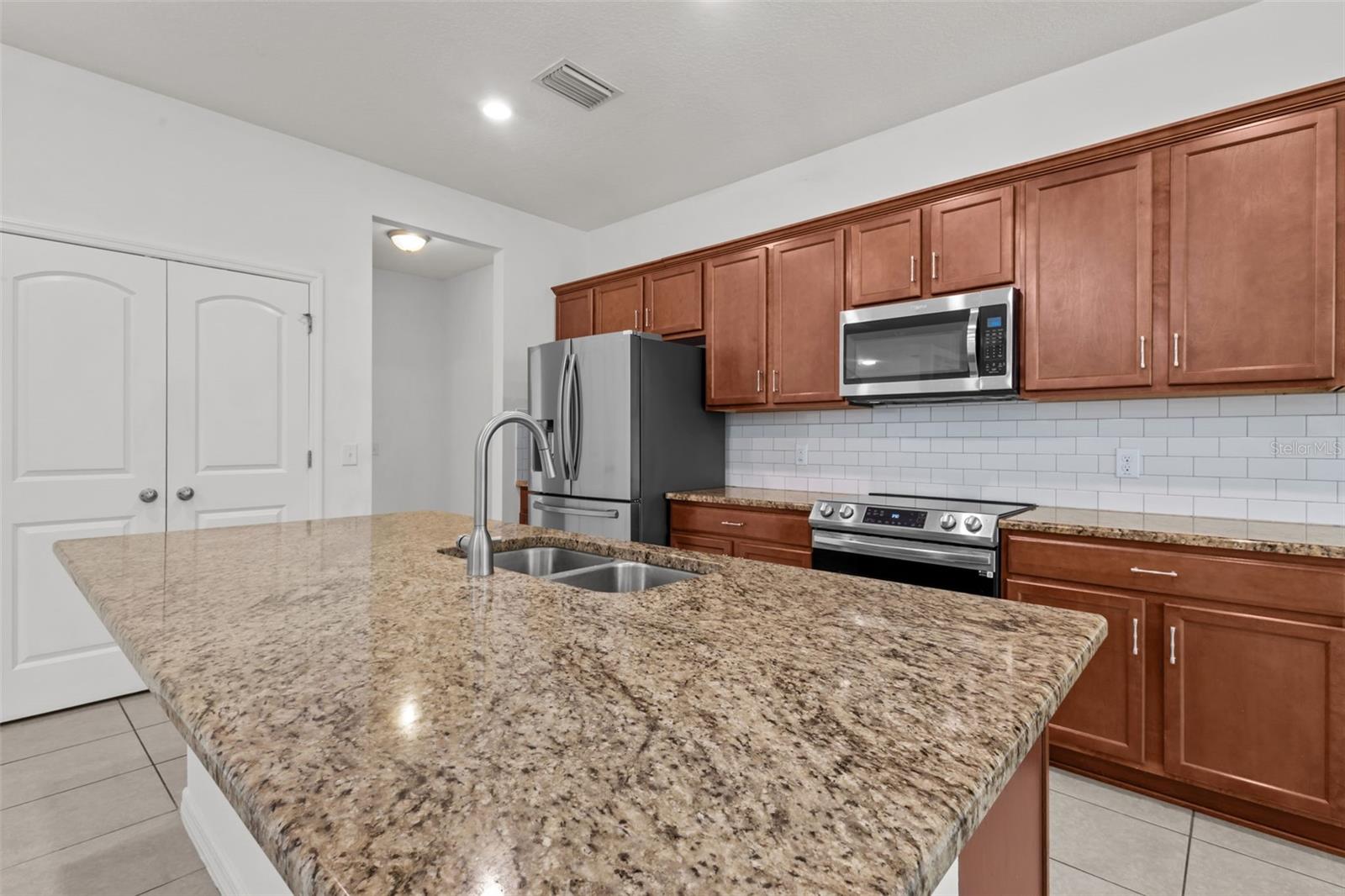 Kitchen Image 4