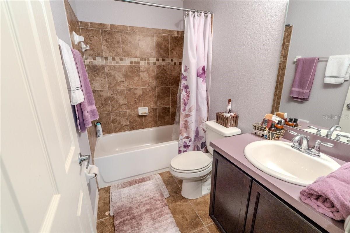 Secondary Upstairs Full Bathroom