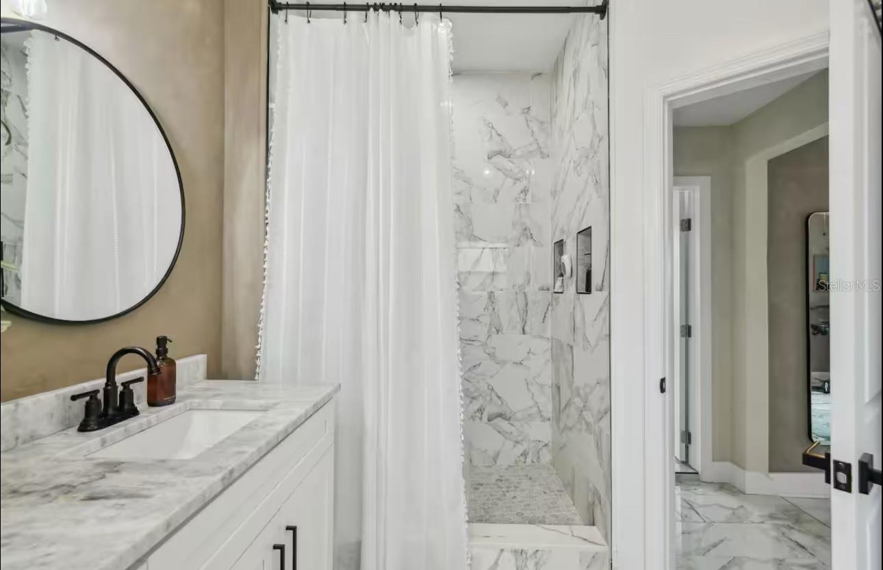 Primary Suite/Gorgeous Shower