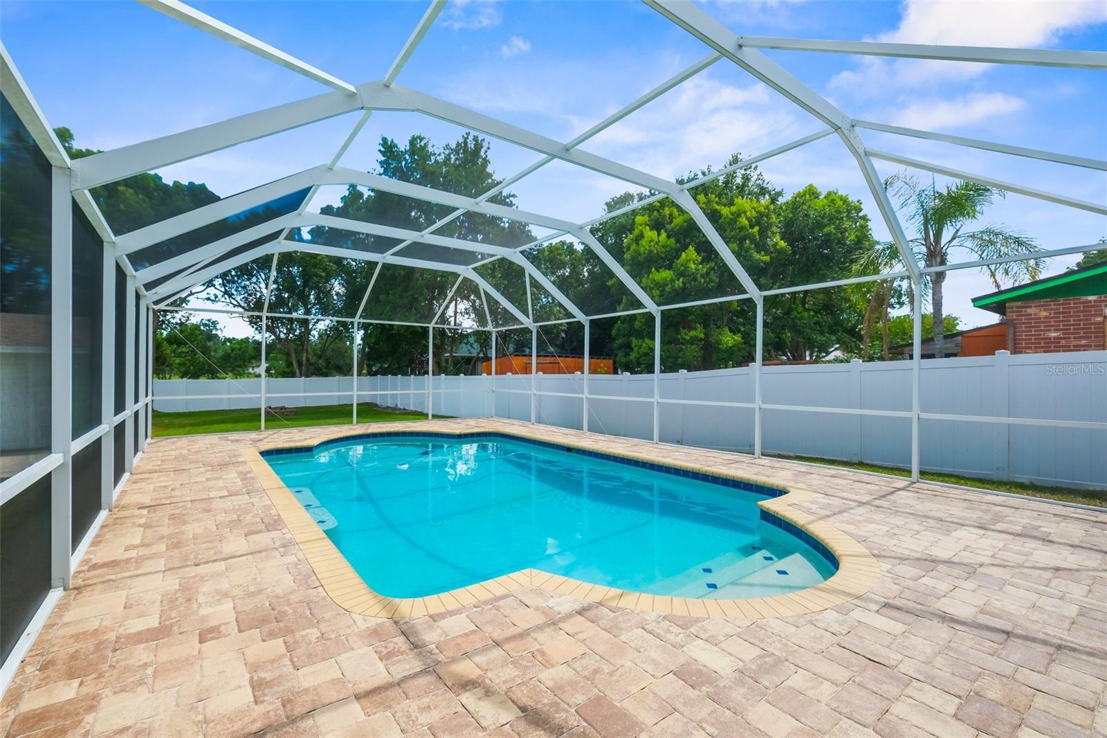 Great outdoor living space for entertaining your family and friends!