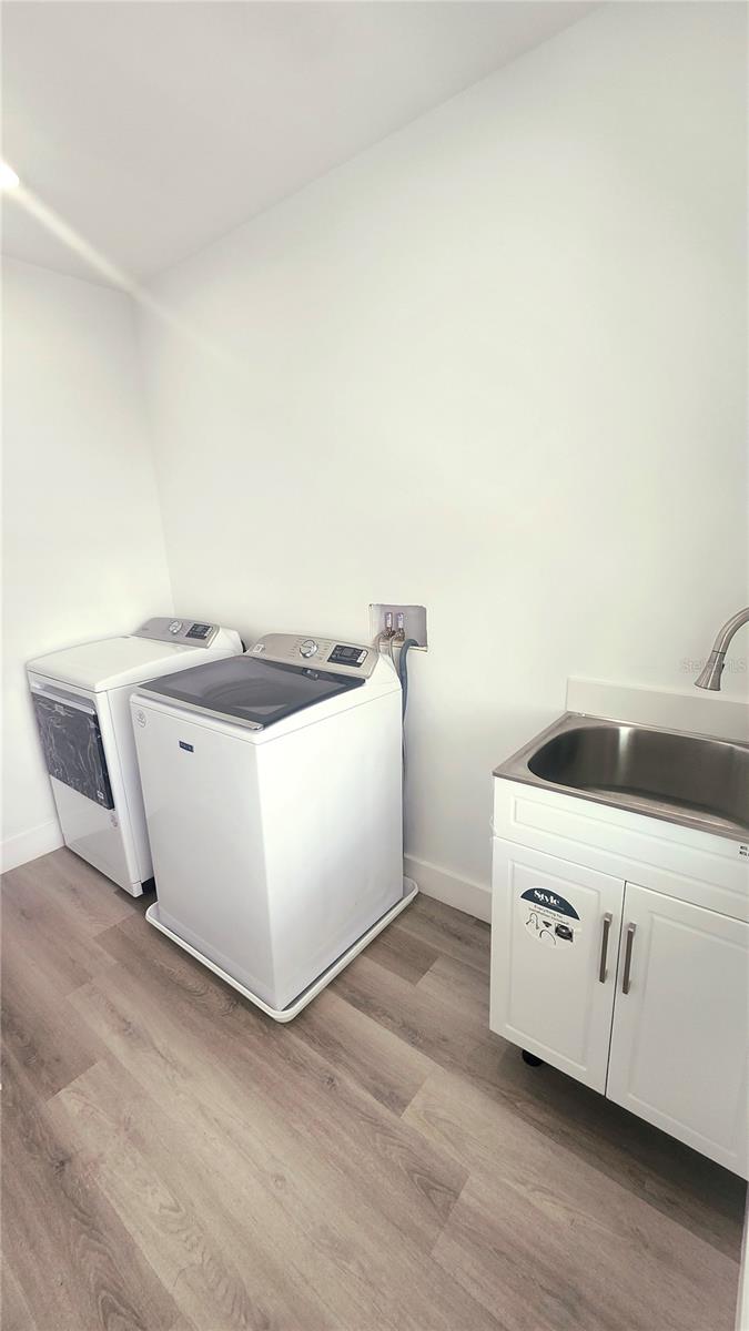 SPACIOUS LAUNDRY ROOM