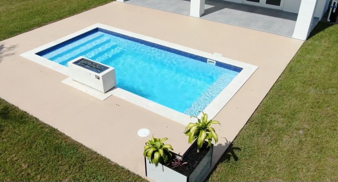 Salt water pool