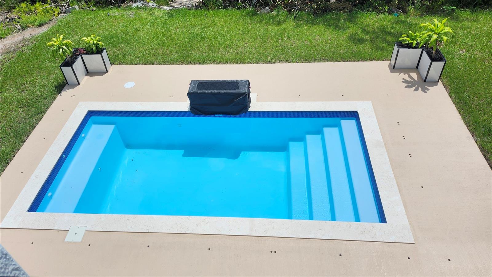 Salt water pool