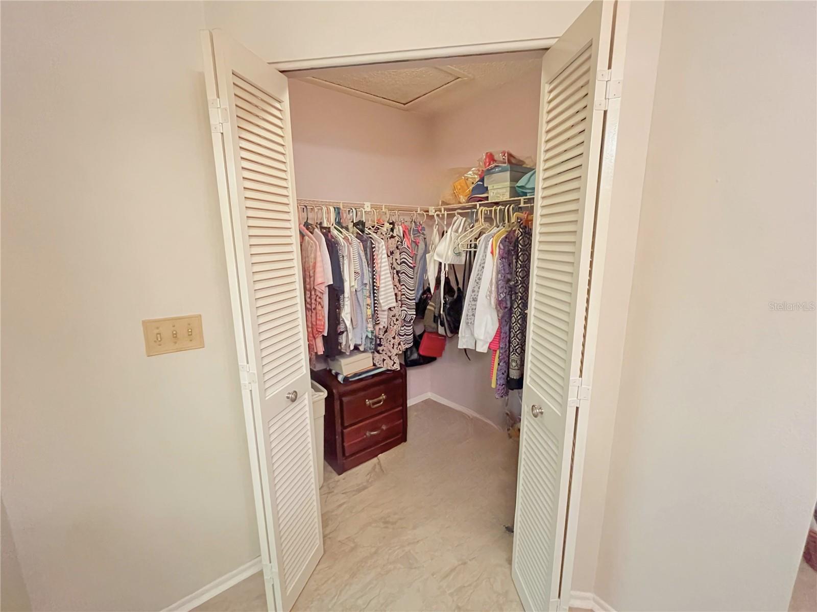 walk in closet