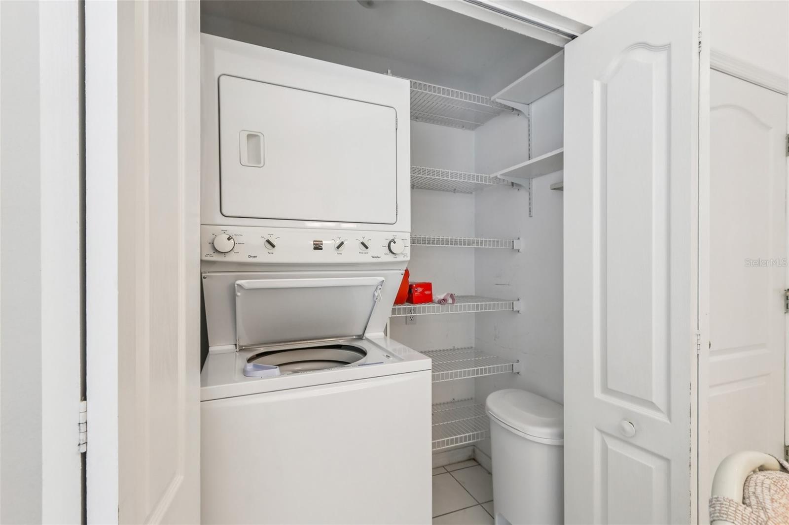 Washer/dryer are included