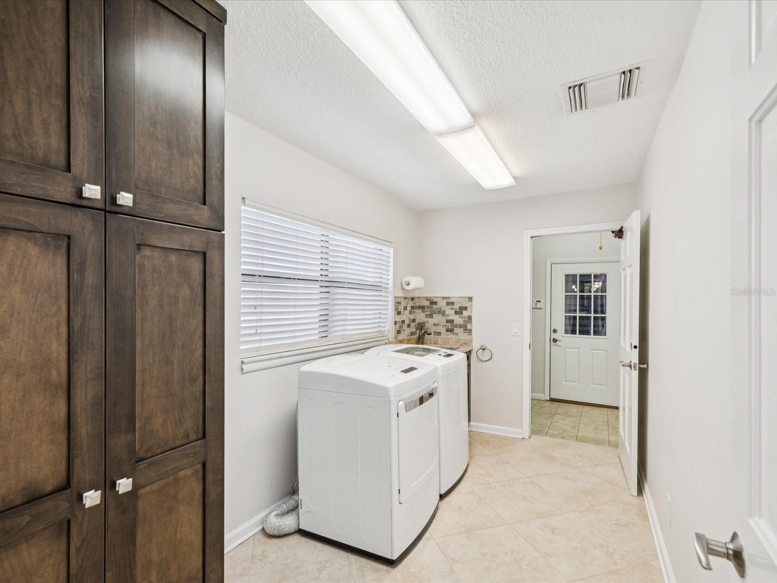 Laundry room & pantry