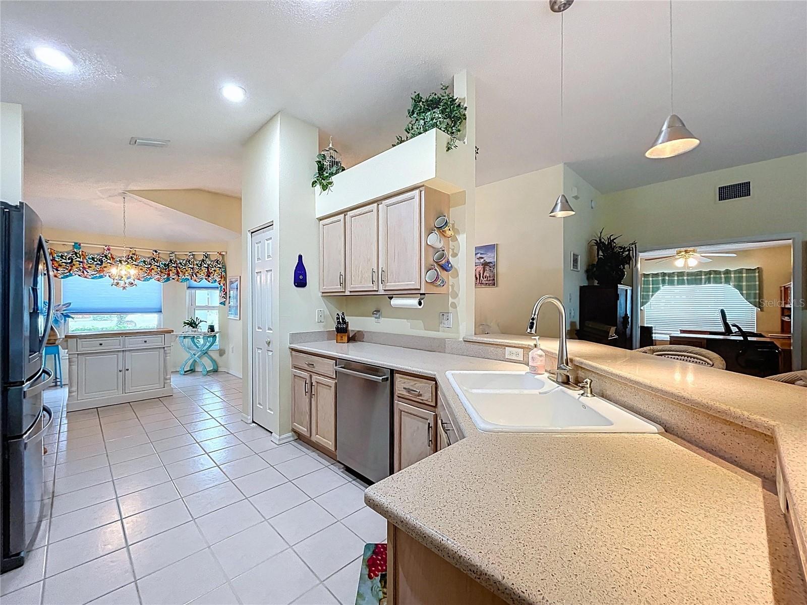Built-in pantry close to dinette area