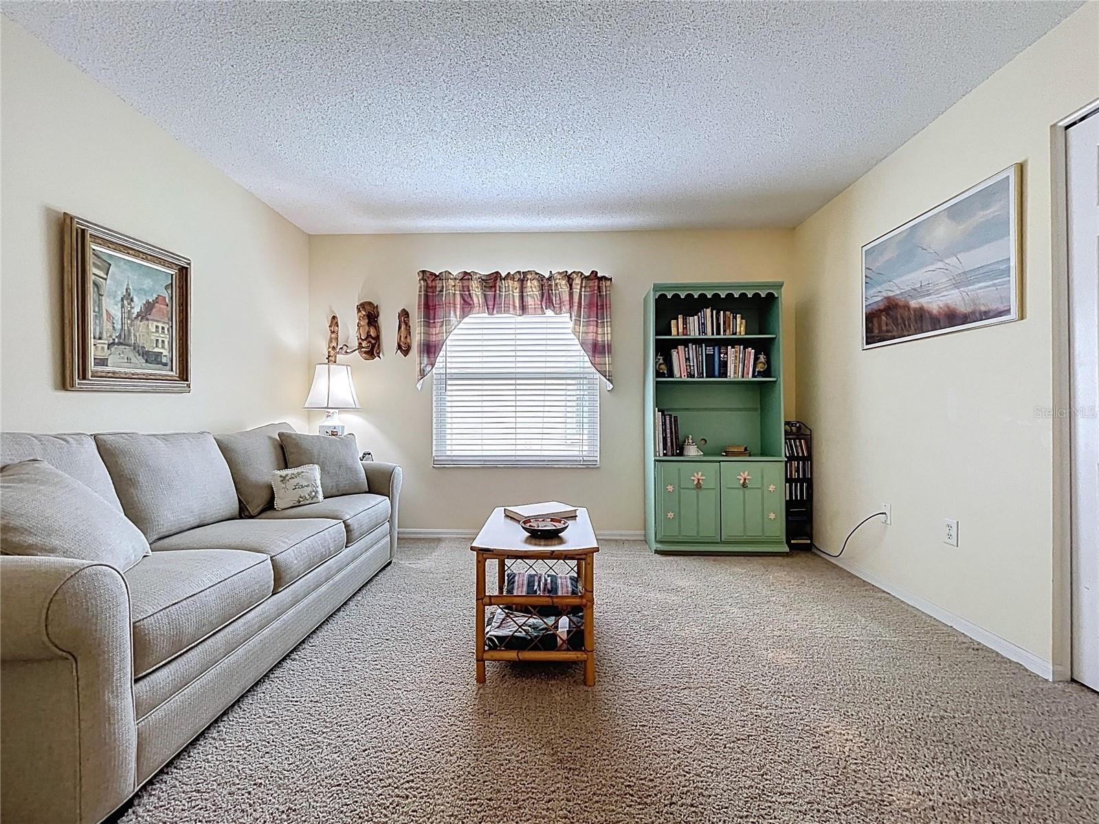 Neutral decor