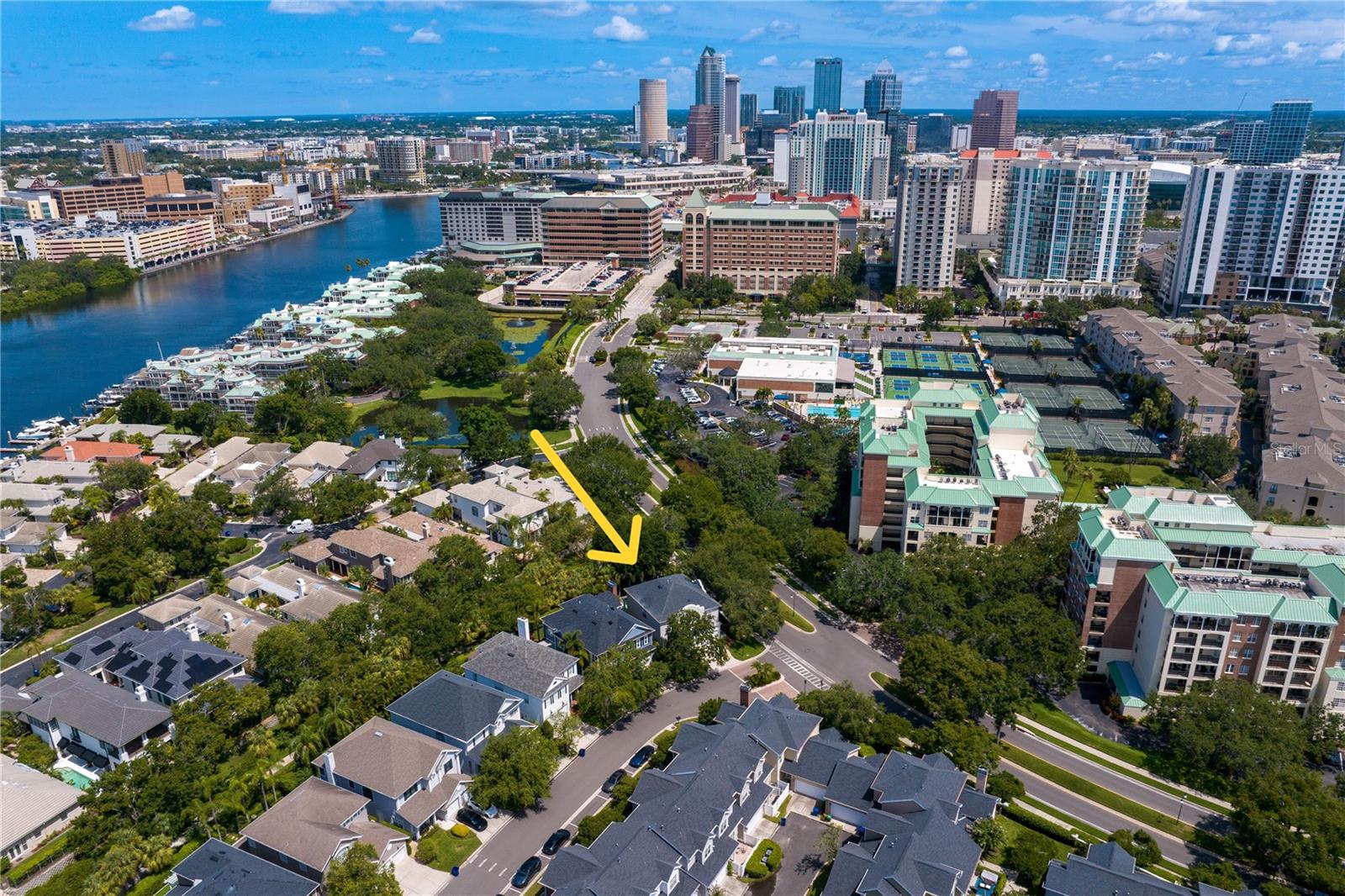 Harbour Island offers a rare blend of serenity and access. Enjoy walkability to Tampa’s Riverwalk, Amalie Arena, Sparkman Wharf, and Water Street’s renowned dining. With swift access to I-275, the Selmon Expressway, and Tampa International Airport, every destination is within easy reach.