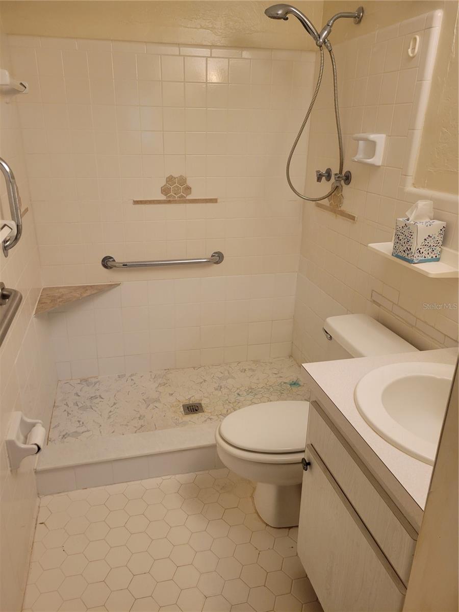 Master Bed room bath