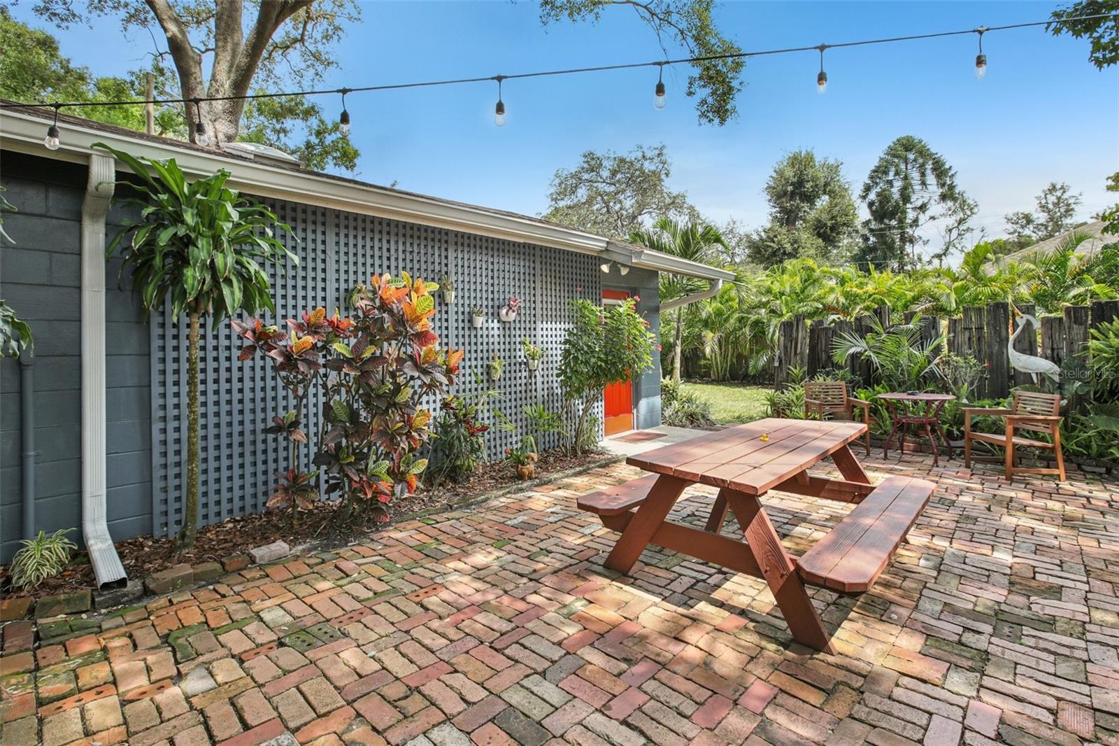 Front Patio Guest House with Grill