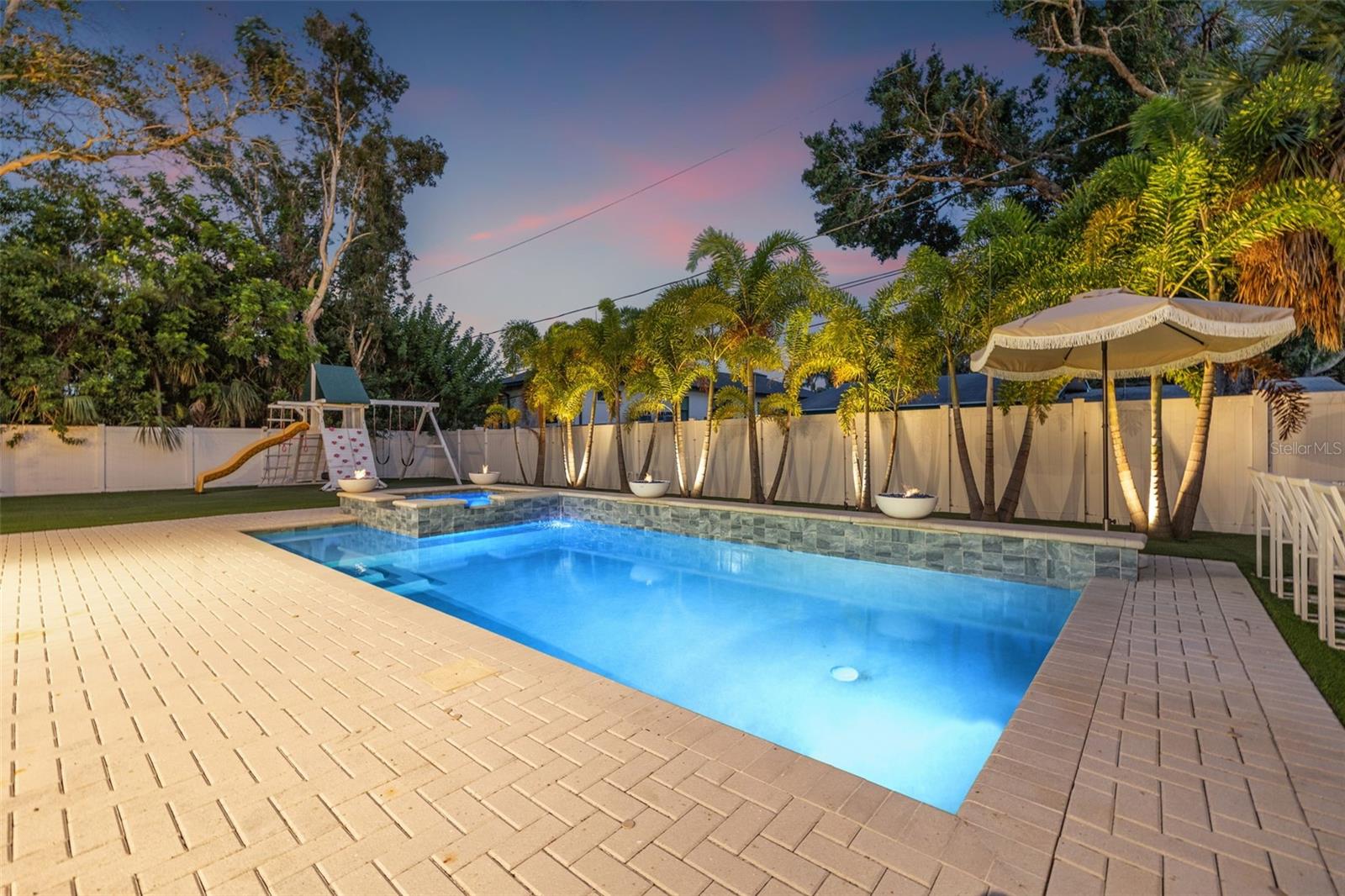 Custom landscape lighting