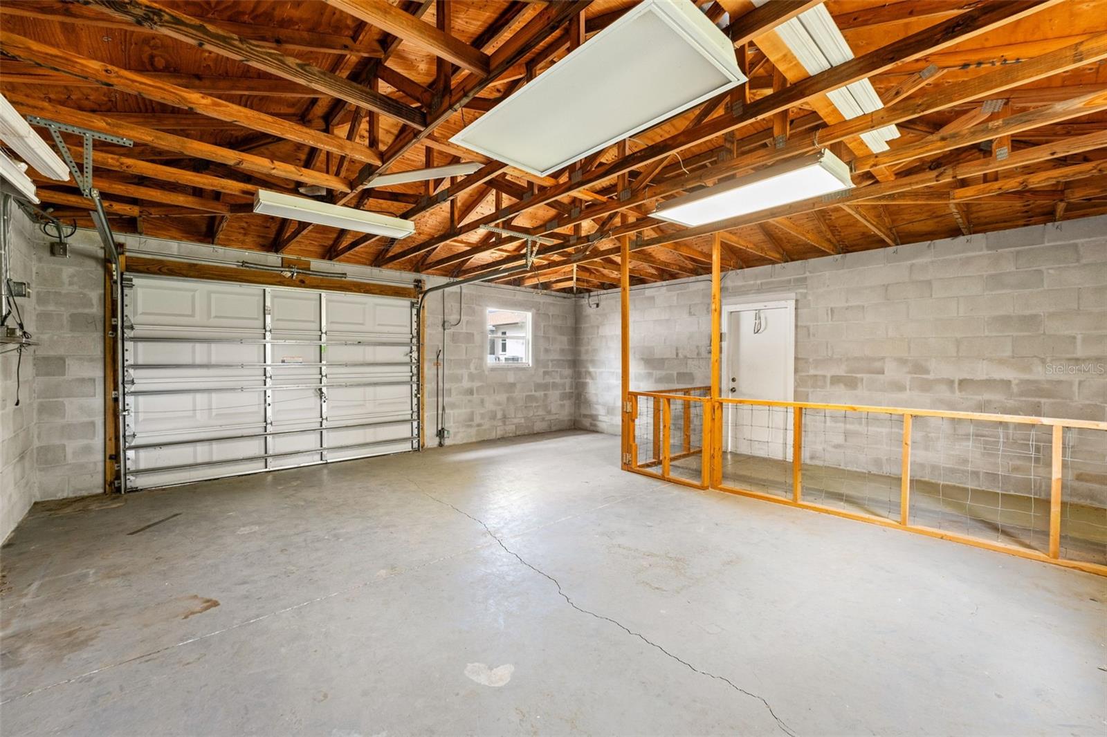 detached garage/workshop