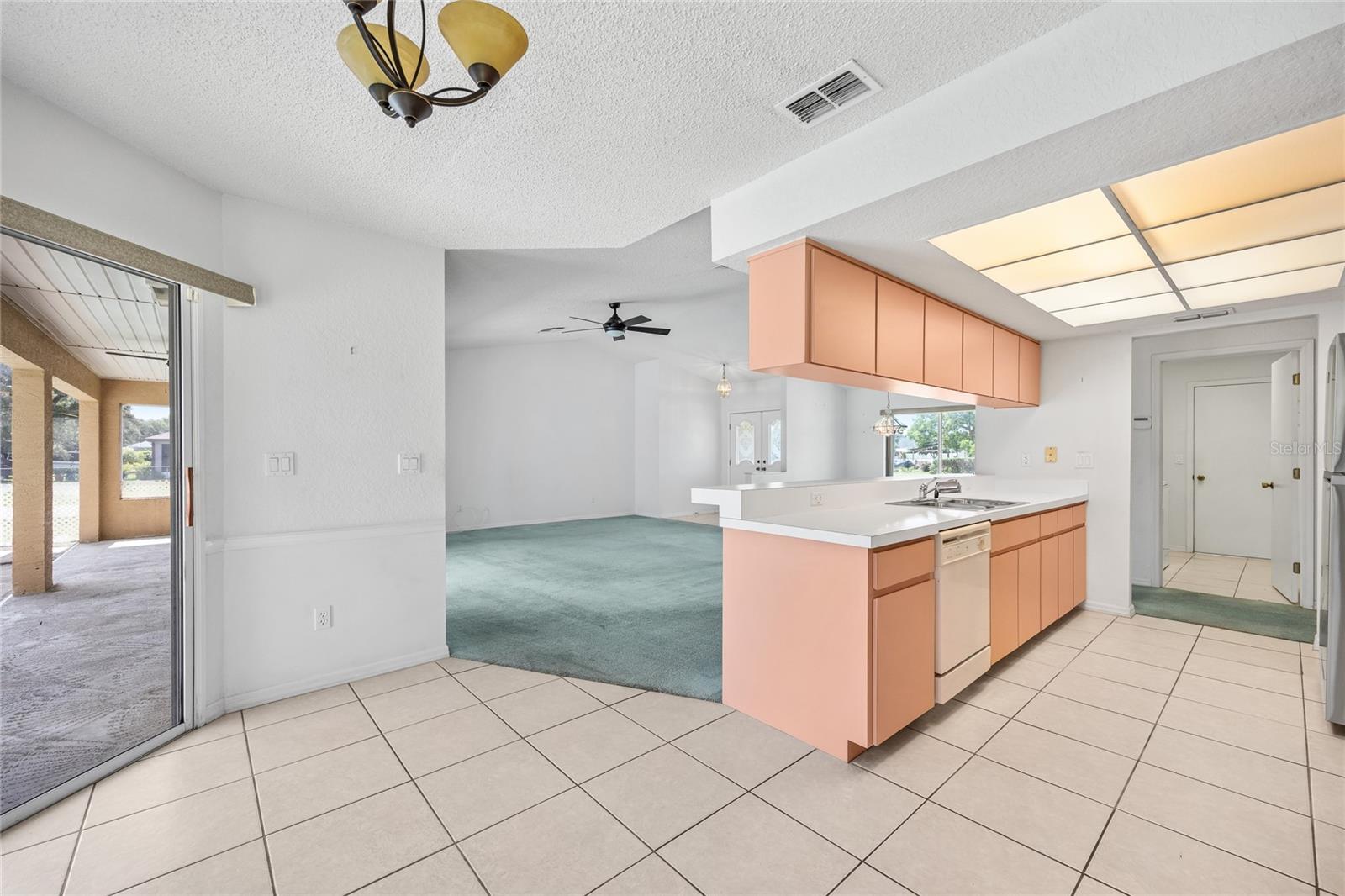 Kitchen / Breakfast Nook