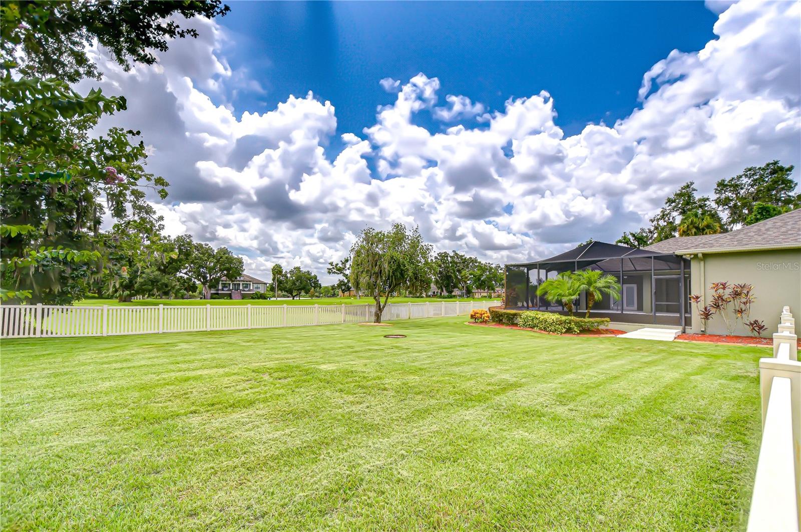 Plenty of space for the kids and pets to run around!
