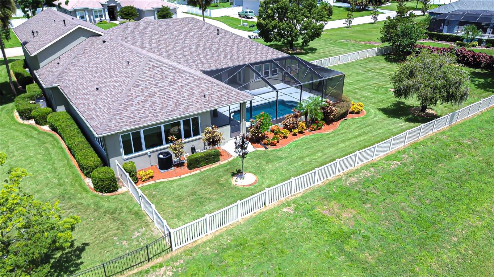 Wonderful fenced in yard!
