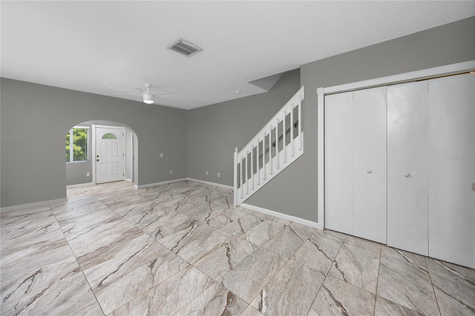 Living -5936 Bayside Key Dr, Tampa, FL 33615