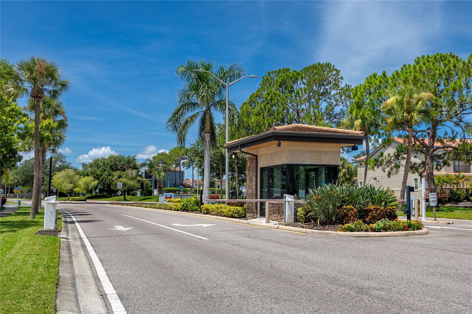 Front Gate-5936 Bayside Key Dr, Tampa, FL 33615