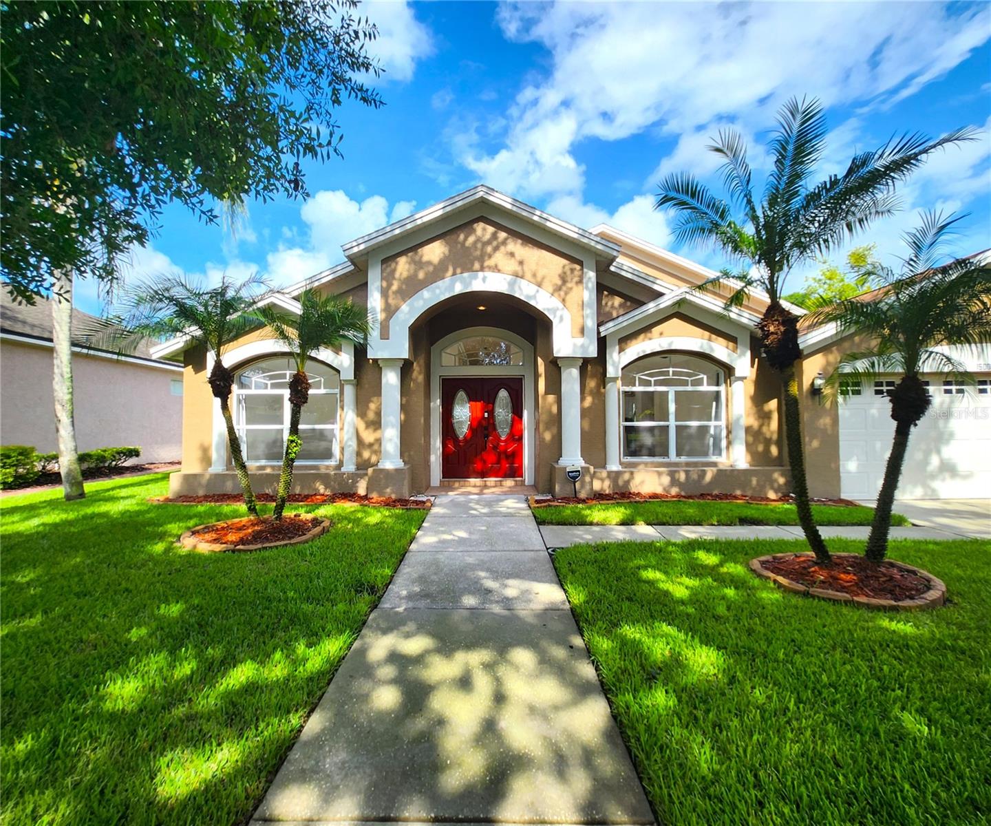 15008 Arbor Hollow Dr, Odessa, FL 33556: 2574SF, 4BR, 3BA, 3CG, POOL, SPA, RETURN OSMOSIS