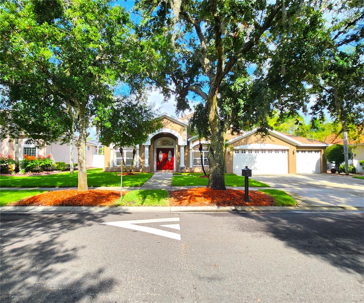 15008 Arbor Hollow Dr, Odessa, FL 33556: 2574SF, 4BR, 3BA, 3CG, POOL, SPA, RETURN OSMOSIS