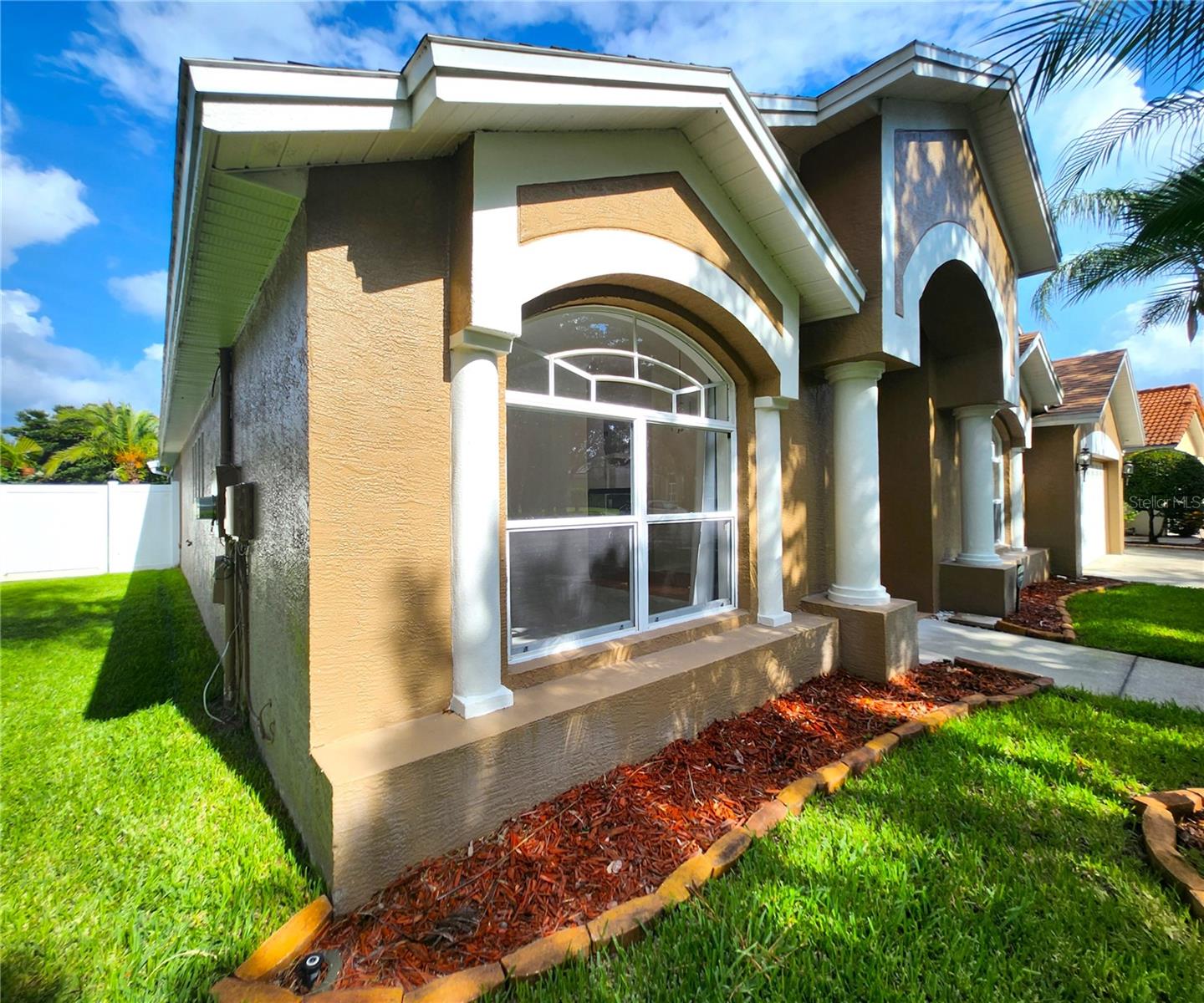 15008 Arbor Hollow Dr, Odessa, FL 33556: 2574SF, 4BR, 3BA, 3CG, POOL, SPA, RETURN OSMOSIS
