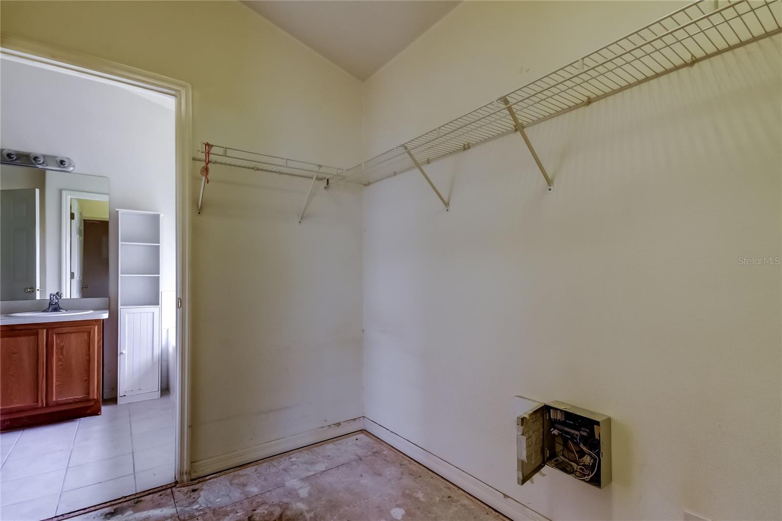 Walk in closet