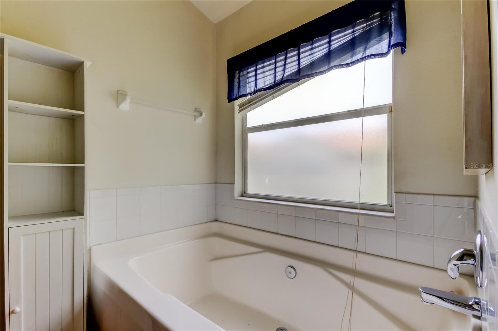 Full bath upstairs