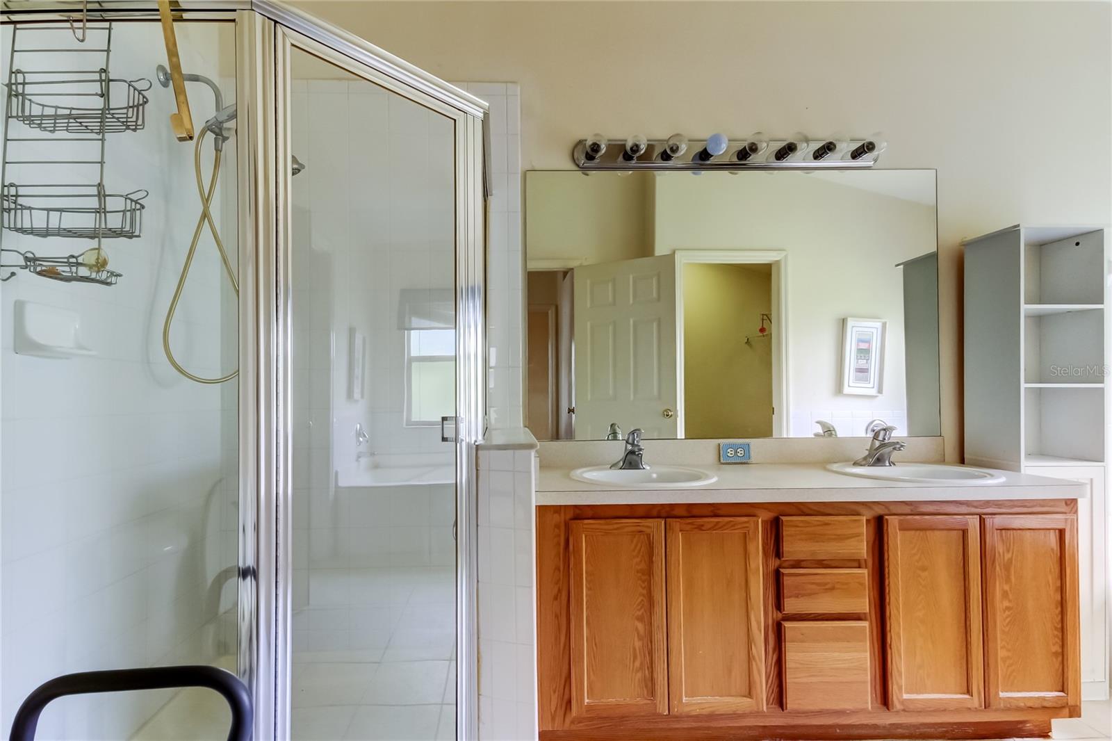 Full bath upstairs