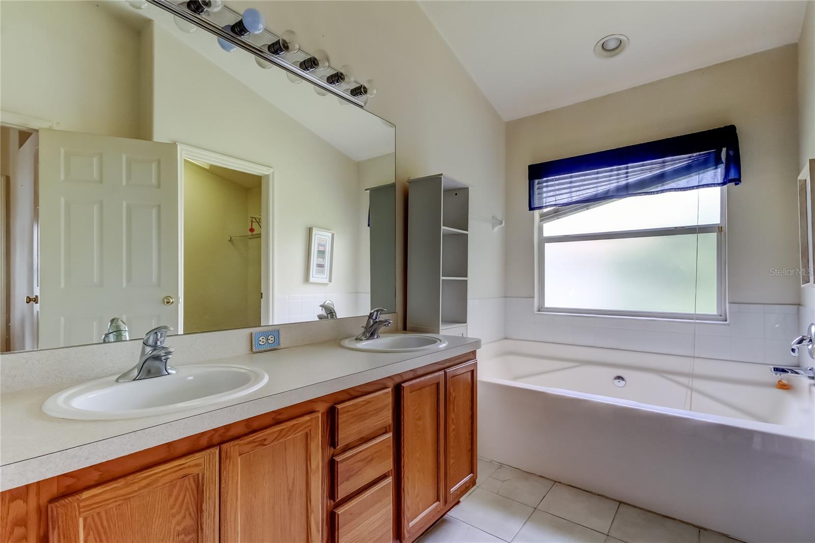 Full bath upstairs
