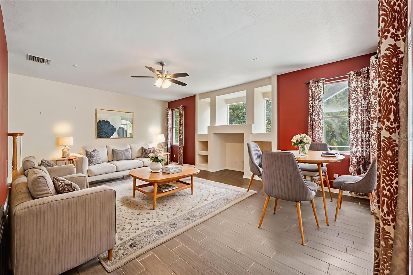 Great/Living Room(Virtually Staged)