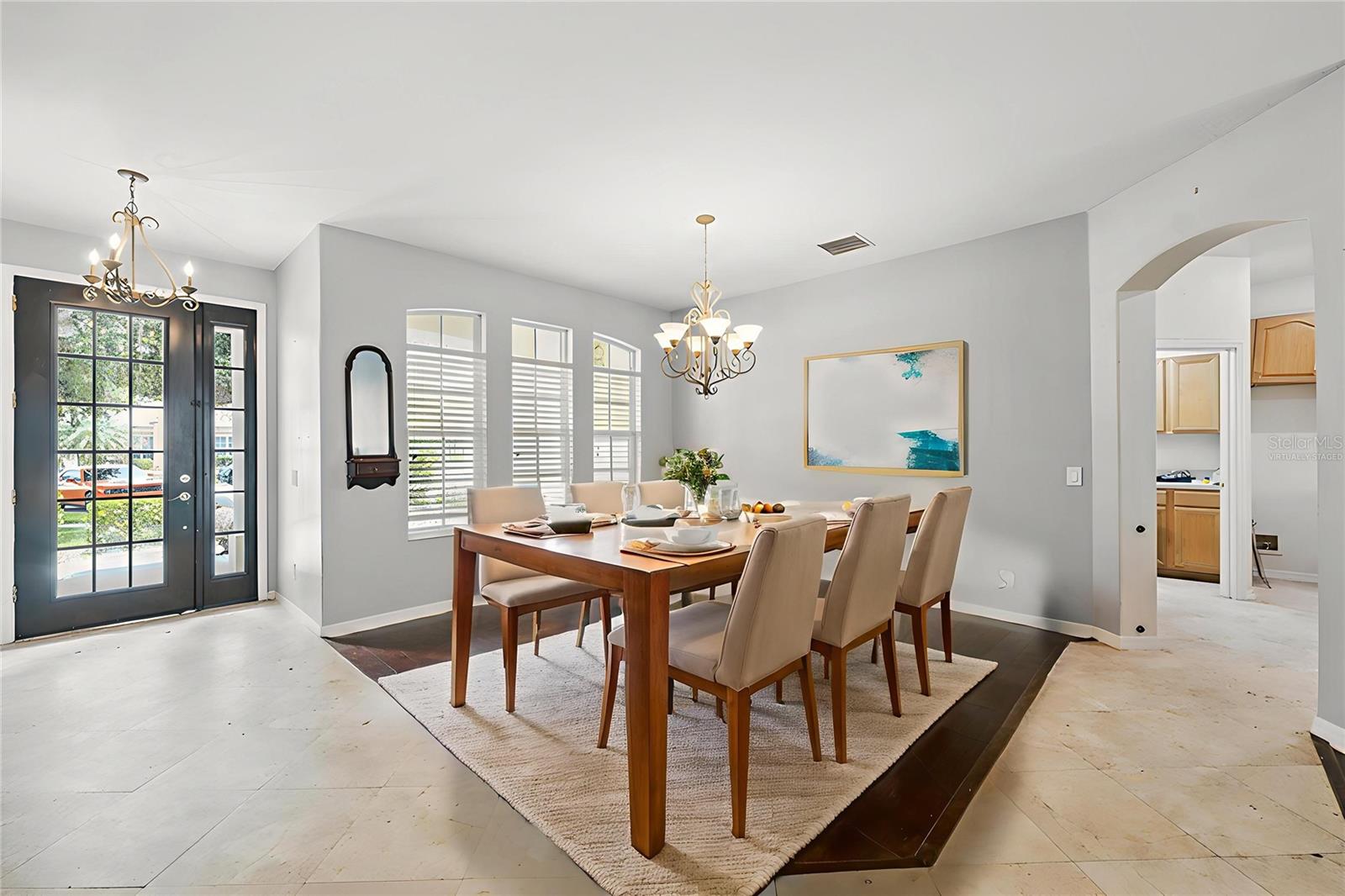 Dining Room(Virtually Staged)