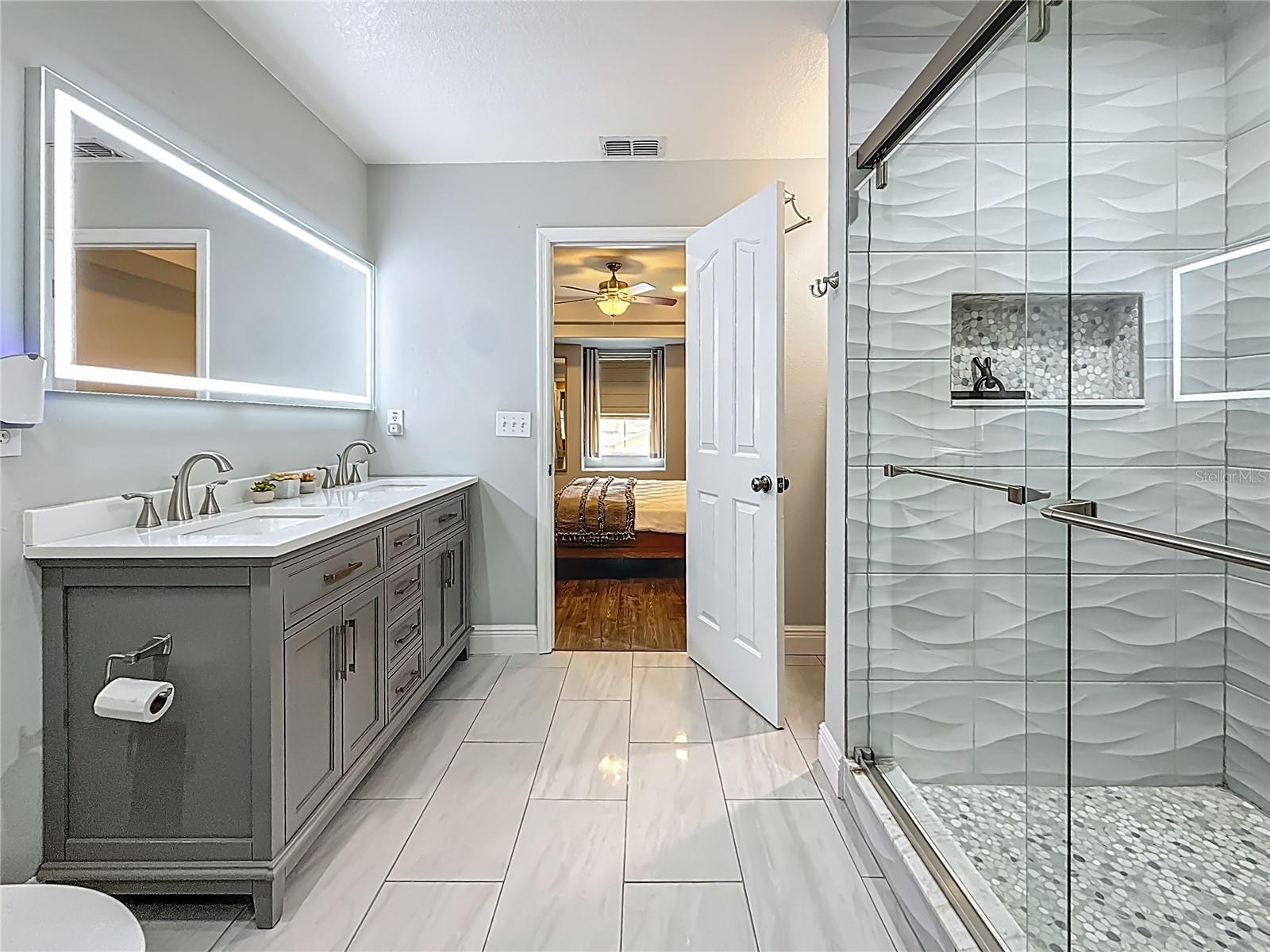 Primary En Suite