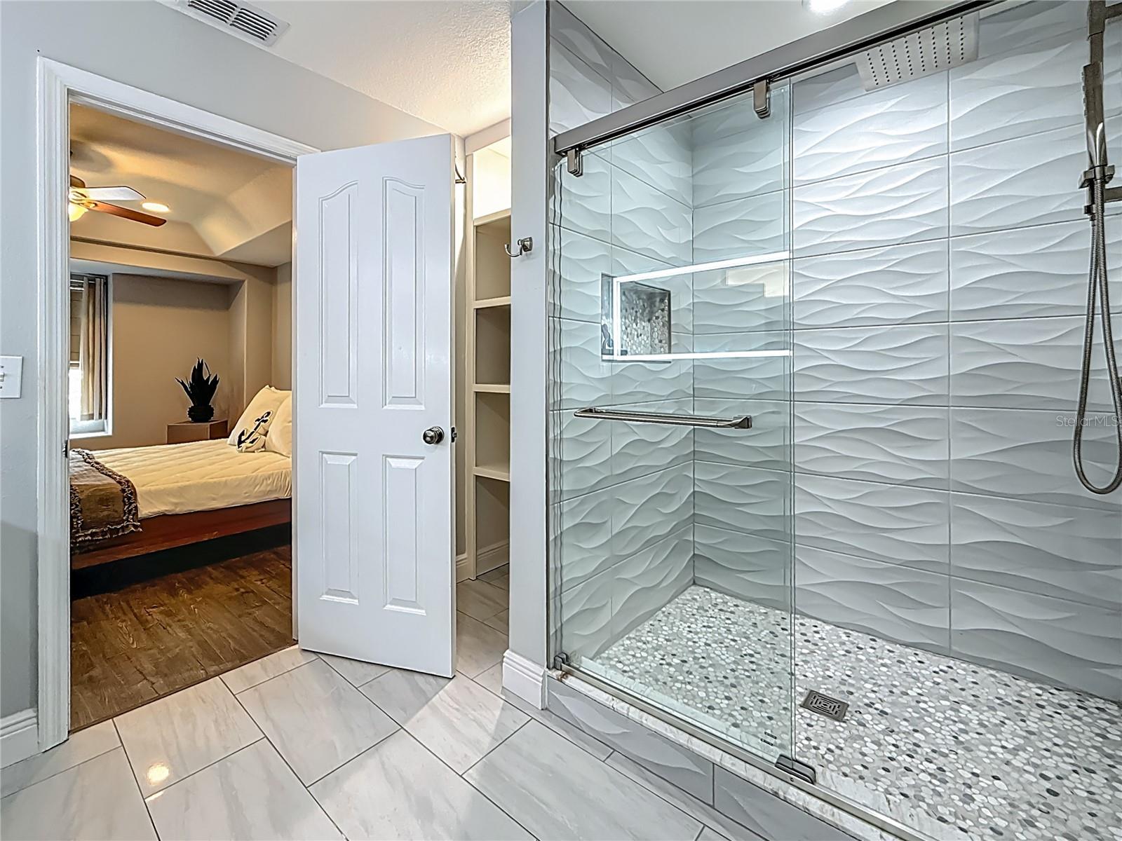Primary En Suite