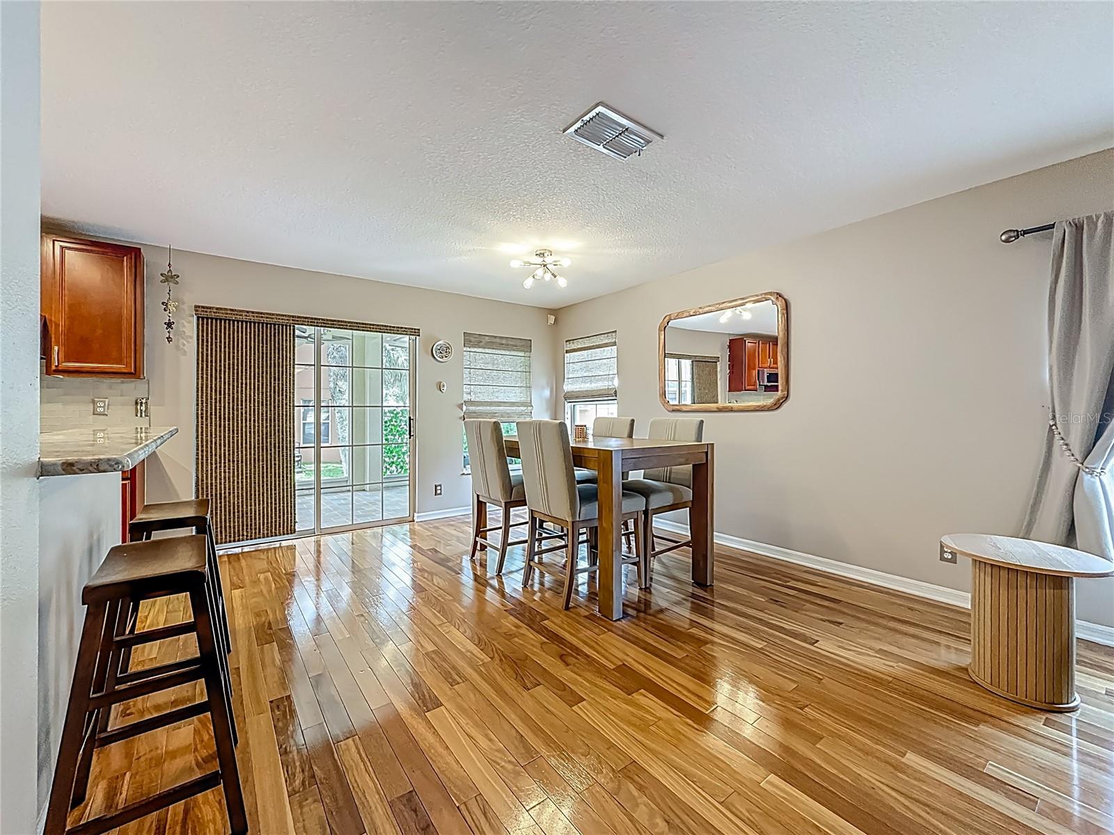 Dining Room - Sliding Doors to Outdoor Entertaining Space