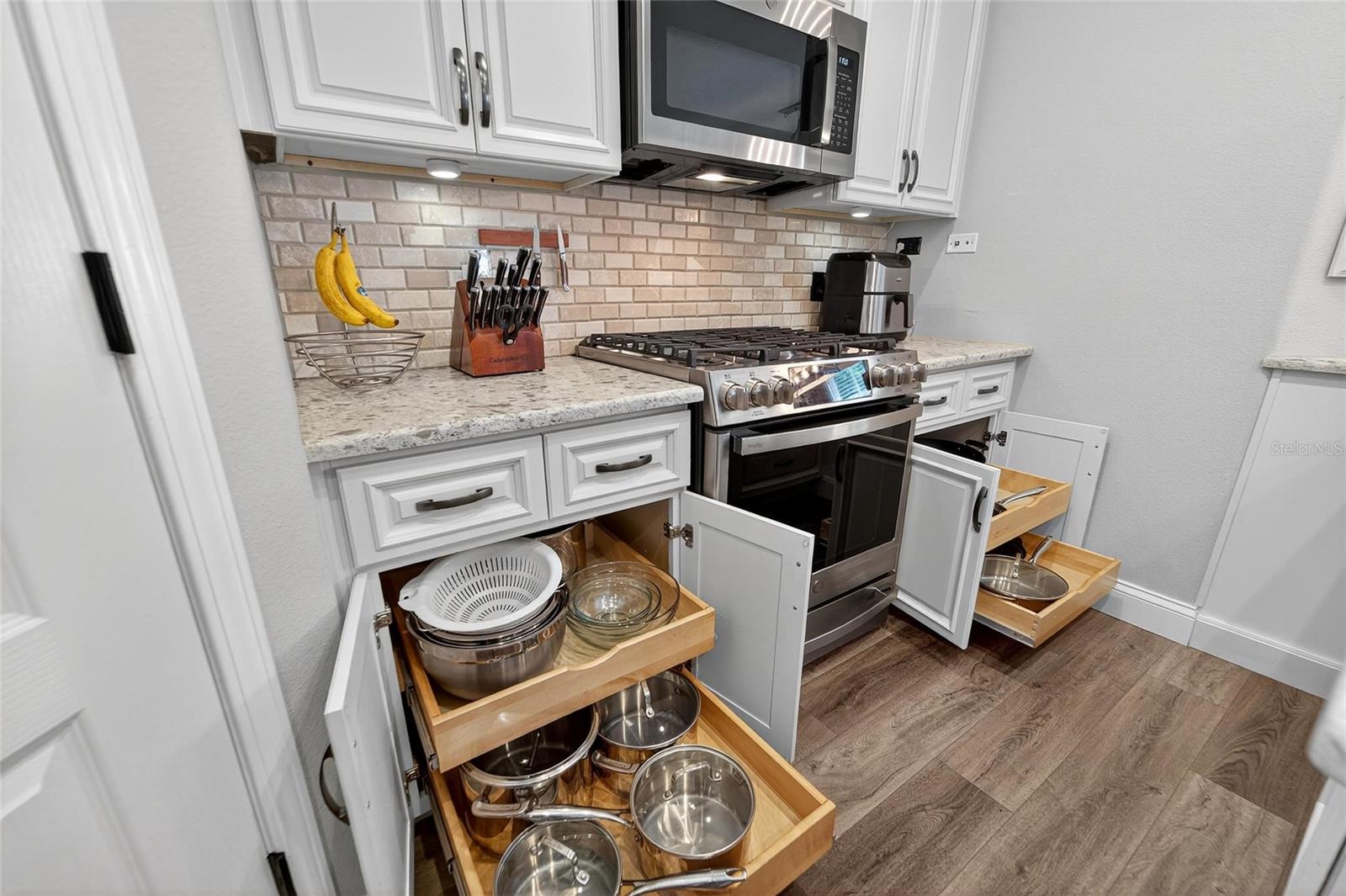 Pull out lower cabinets for easy use