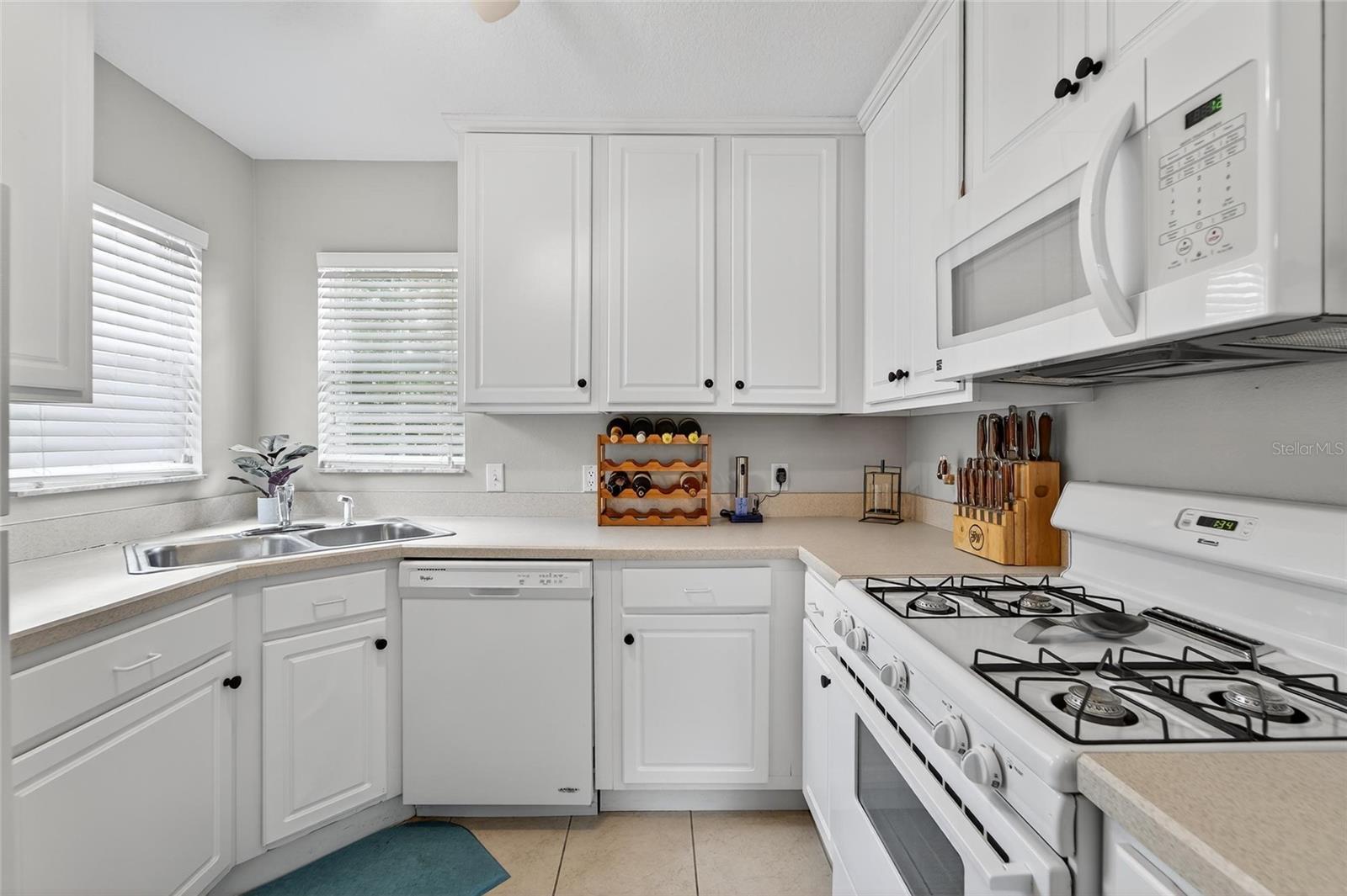 MIL FULL Kitchen