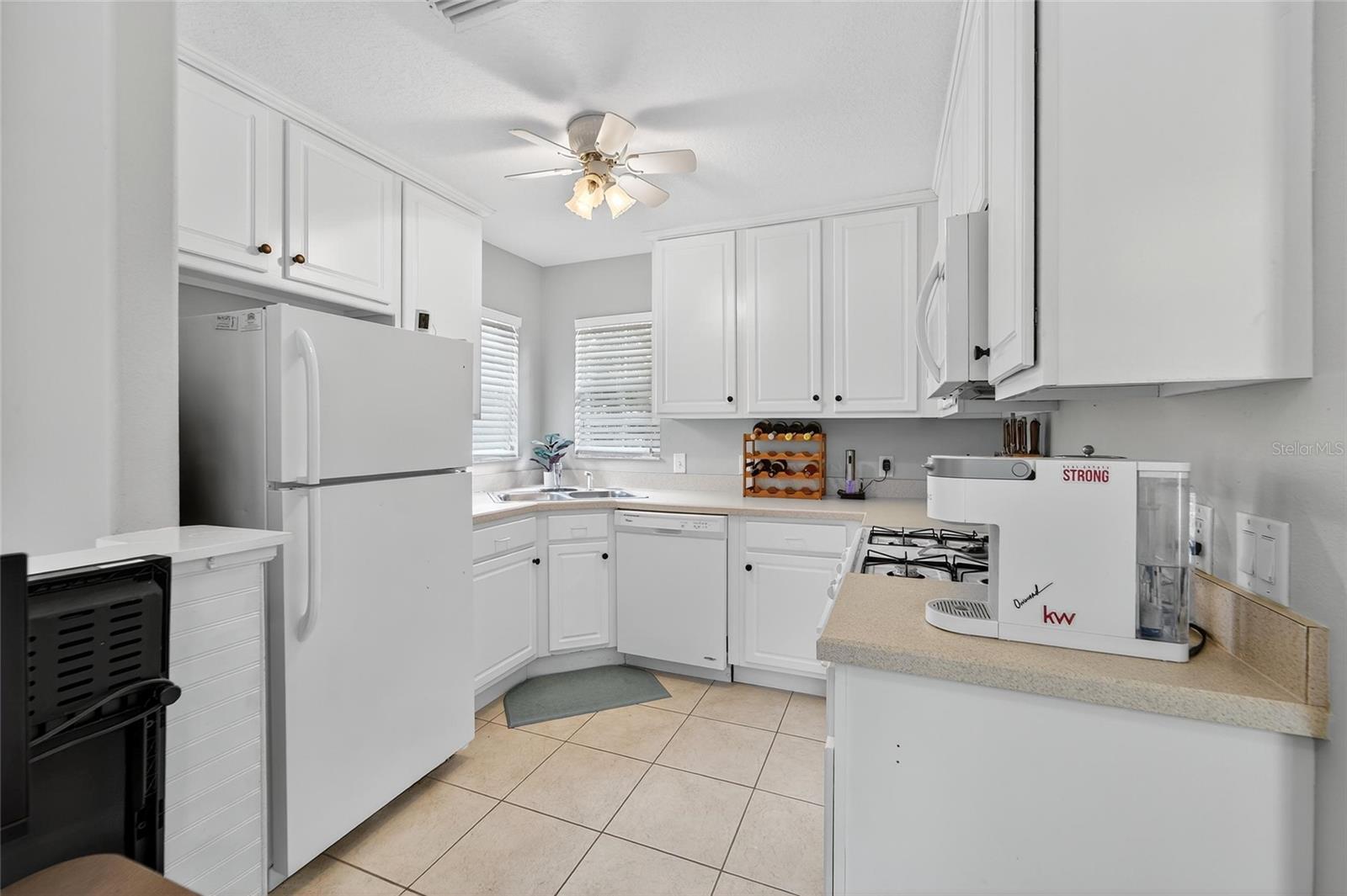 MIL FULL Kitchen